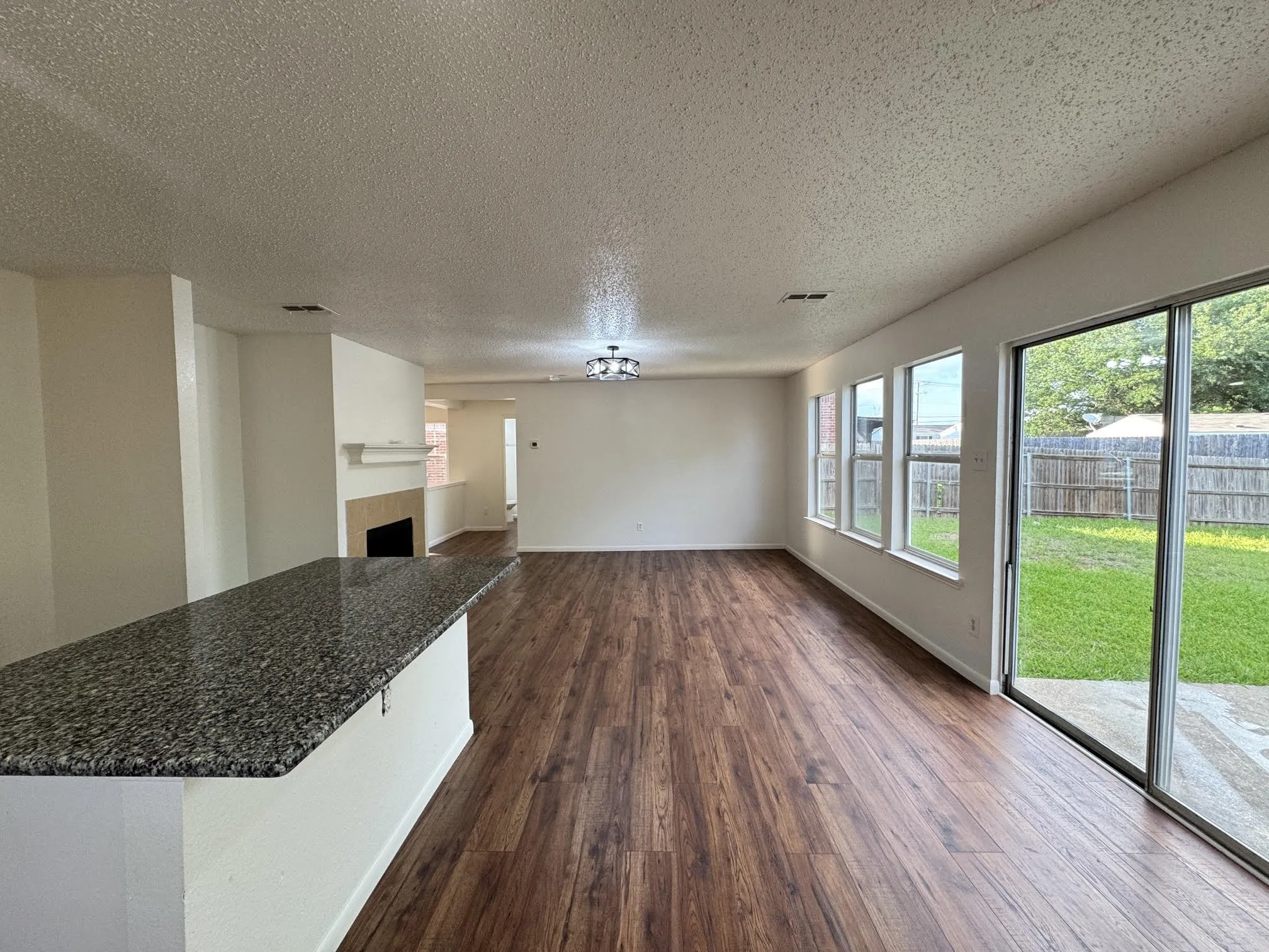 Single Family Residence For Rent in Tarrant County , 7305 Marsland Lane, Arlington, Texas 76001, 5 Bedroom, 3 Bathroom, 2 Garage spaces, 2,450 Sqft, built in 2001, mls#21385959, Real Estate Agent in Arlington, Homes For Rent in Tarrant county, Homes For Rent in Arlington, Realtor in Arlington Texas, Real Estate Brokerage Independent Realty Texas, Luminita Cordes Realtor