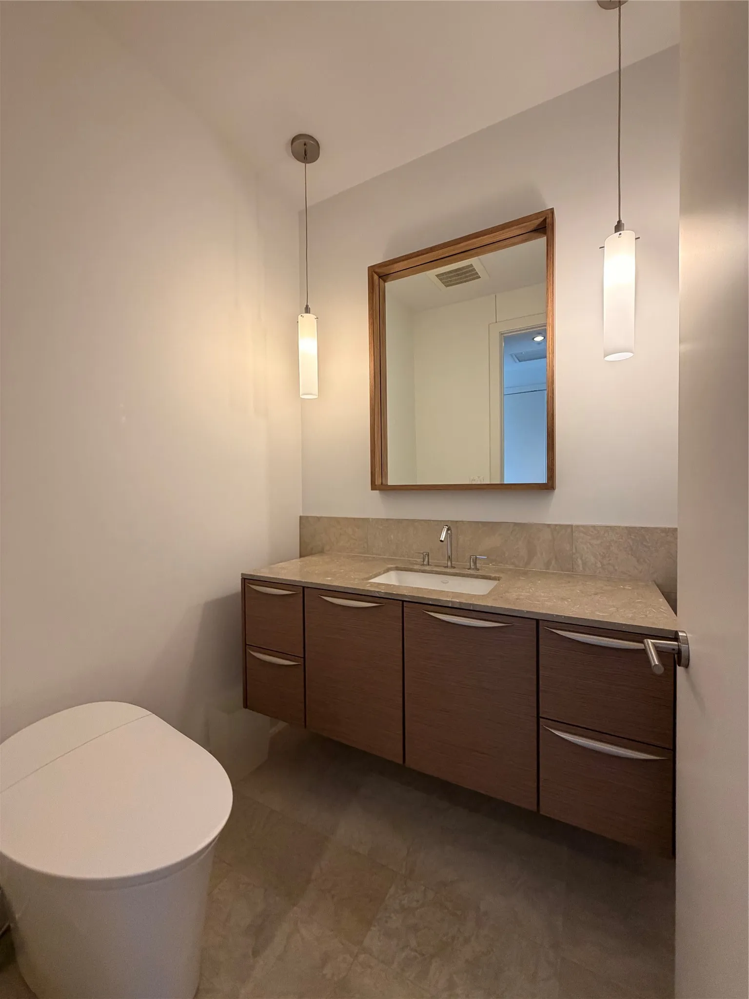 Condominium For Rent in Dallas County , 2900 Mckinnon Street 2507, Dallas, Texas 75201, 1 Bedroom, 2 Bathroom, 2 Garage spaces, 881 Sqft, built in 2005, mls#21383003, Real Estate Agent in Dallas, Homes For Rent in Dallas county, Homes For Rent in Dallas, Realtor in Dallas Texas, Real Estate Brokerage Independent Realty Texas, Luminita Cordes Realtor