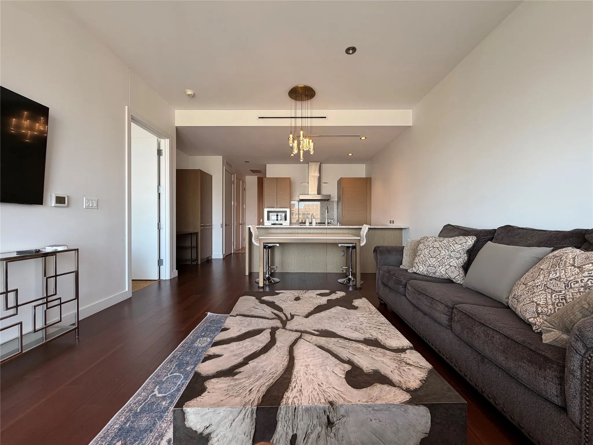 Condominium For Rent in Dallas County , 2900 Mckinnon Street 2507, Dallas, Texas 75201, 1 Bedroom, 2 Bathroom, 2 Garage spaces, 881 Sqft, built in 2005, mls#21383003, Real Estate Agent in Dallas, Homes For Rent in Dallas county, Homes For Rent in Dallas, Realtor in Dallas Texas, Real Estate Brokerage Independent Realty Texas, Luminita Cordes Realtor