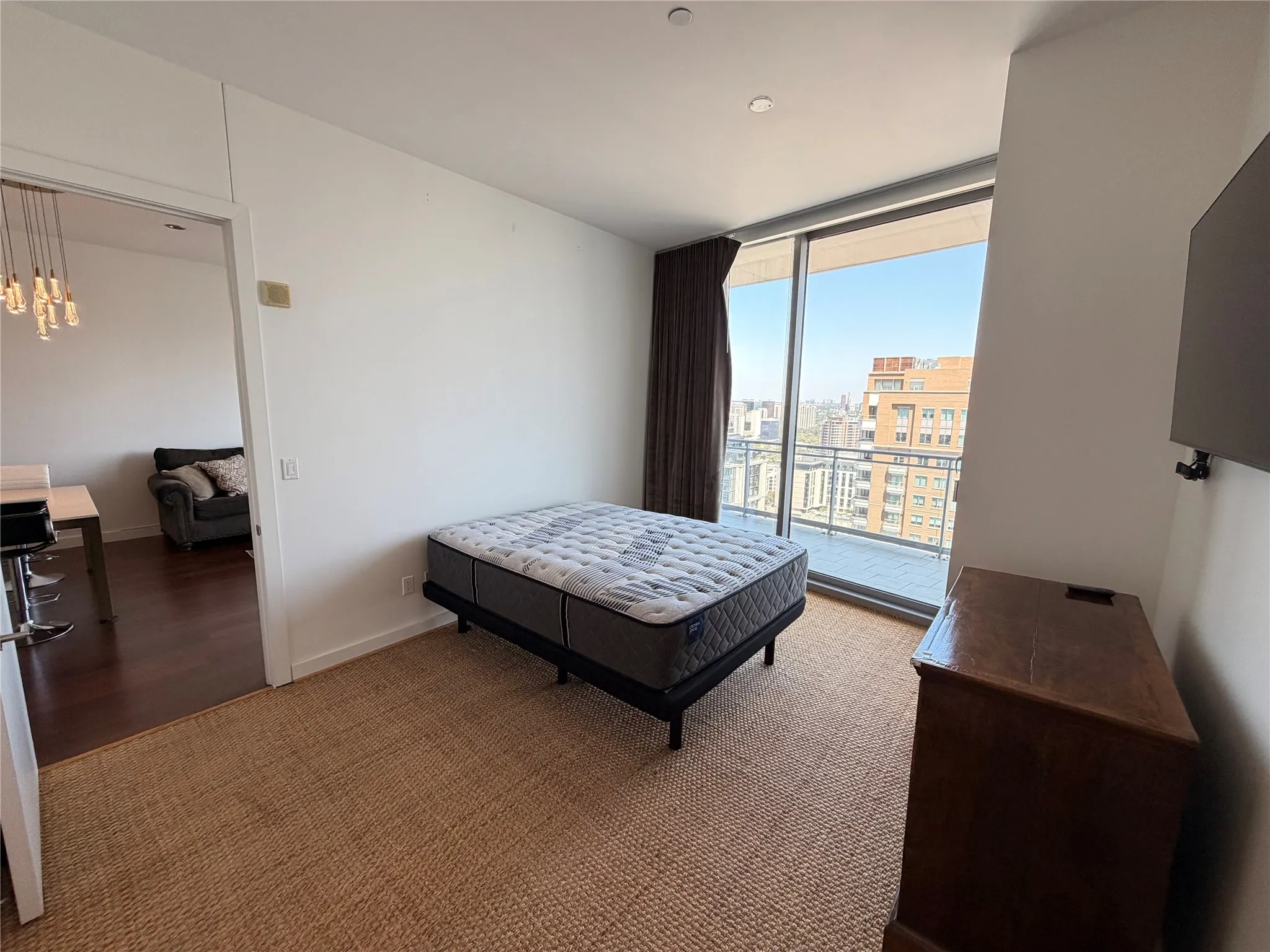 Condominium For Rent in Dallas County , 2900 Mckinnon Street 2507, Dallas, Texas 75201, 1 Bedroom, 2 Bathroom, 2 Garage spaces, 881 Sqft, built in 2005, mls#21383003, Real Estate Agent in Dallas, Homes For Rent in Dallas county, Homes For Rent in Dallas, Realtor in Dallas Texas, Real Estate Brokerage Independent Realty Texas, Luminita Cordes Realtor