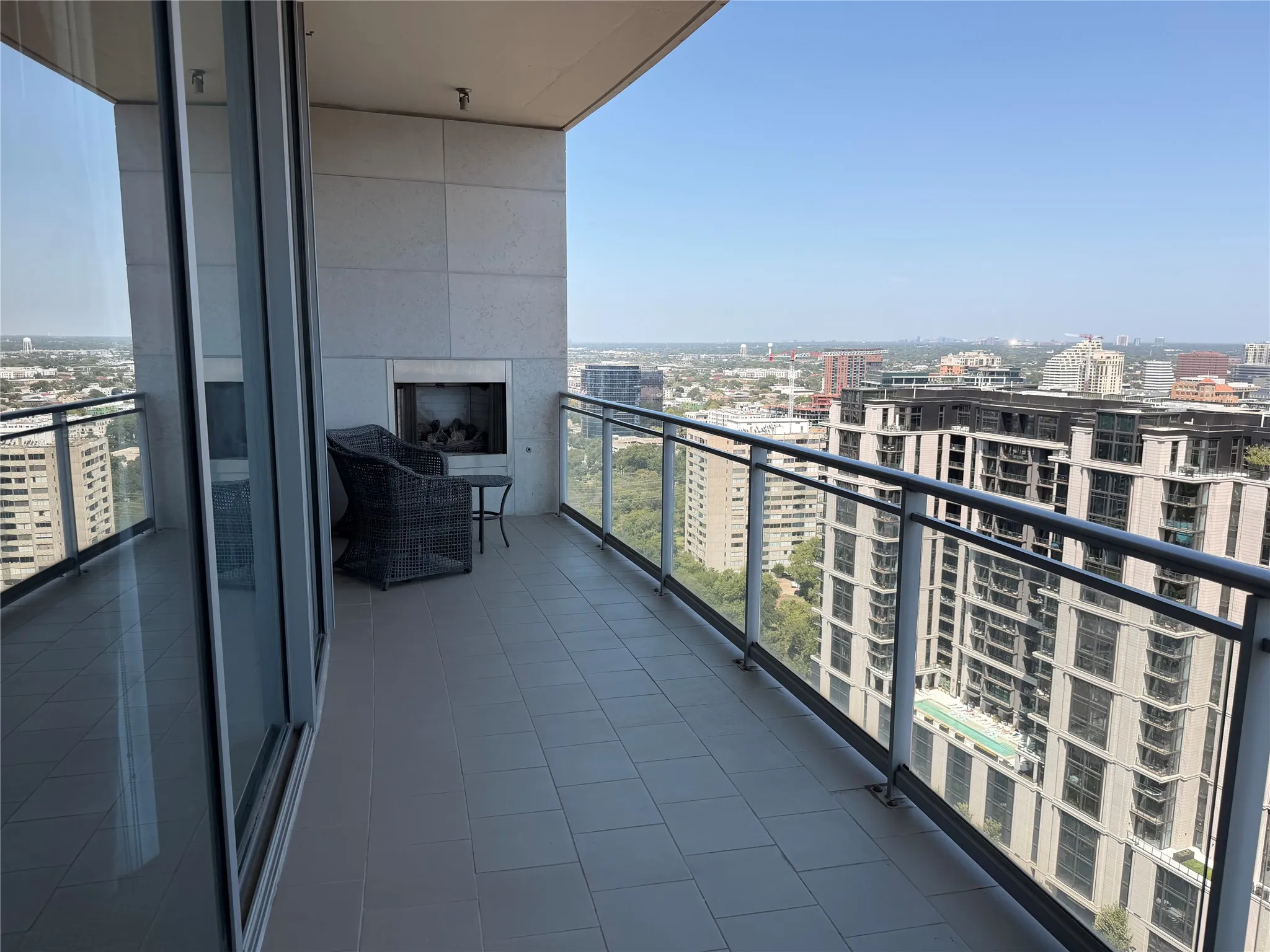 Condominium For Rent in Dallas County , 2900 Mckinnon Street 2507, Dallas, Texas 75201, 1 Bedroom, 2 Bathroom, 2 Garage spaces, 881 Sqft, built in 2005, mls#21383003, Real Estate Agent in Dallas, Homes For Rent in Dallas county, Homes For Rent in Dallas, Realtor in Dallas Texas, Real Estate Brokerage Independent Realty Texas, Luminita Cordes Realtor