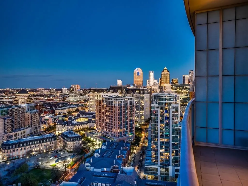 Condominium For Rent in Dallas County , 2900 Mckinnon Street 2507, Dallas, Texas 75201, 1 Bedroom, 2 Bathroom, 2 Garage spaces, 881 Sqft, built in 2005, mls#21383003, Real Estate Agent in Dallas, Homes For Rent in Dallas county, Homes For Rent in Dallas, Realtor in Dallas Texas, Real Estate Brokerage Independent Realty Texas, Luminita Cordes Realtor