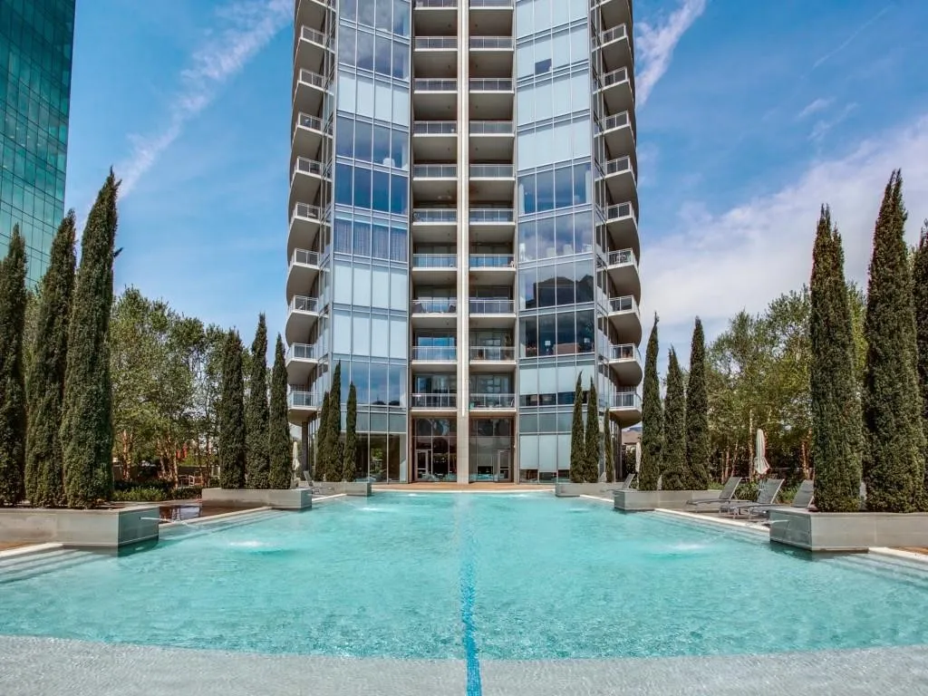 Condominium For Rent in Dallas County , 2900 Mckinnon Street 2507, Dallas, Texas 75201, 1 Bedroom, 2 Bathroom, 2 Garage spaces, 881 Sqft, built in 2005, mls#21383003, Real Estate Agent in Dallas, Homes For Rent in Dallas county, Homes For Rent in Dallas, Realtor in Dallas Texas, Real Estate Brokerage Independent Realty Texas, Luminita Cordes Realtor