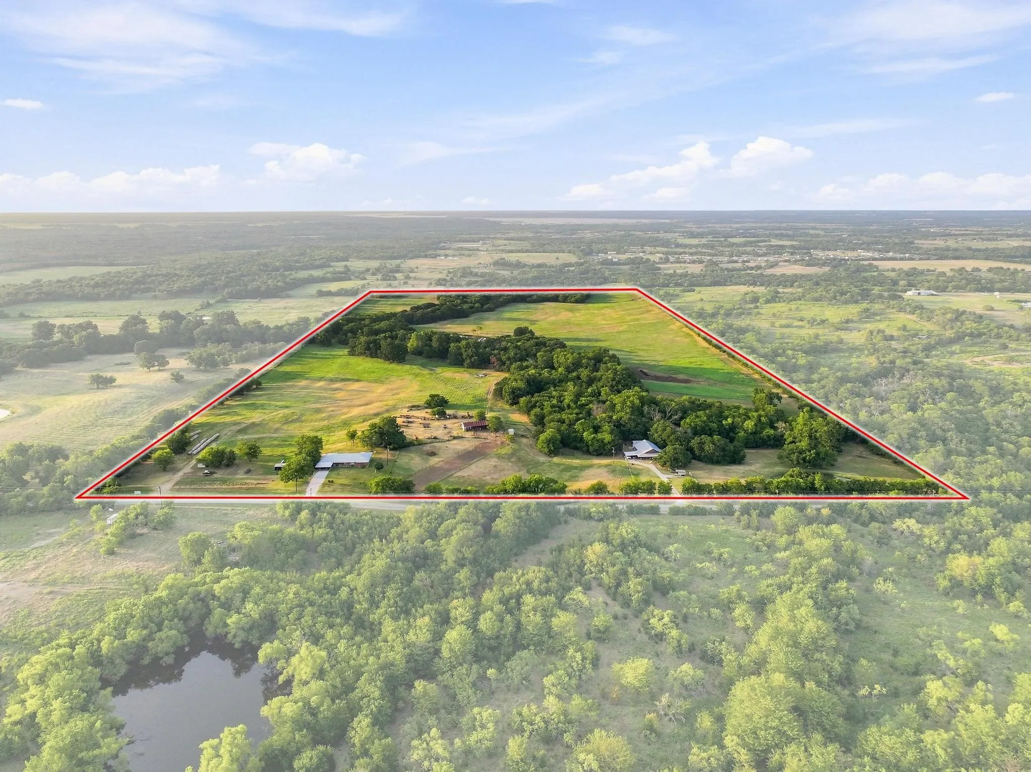 Farm For Sale in Grayson County , 3303 & 3407 Gage Road, Sherman, Texas 75092, 3 Bedroom, 3 Bathroom, 2 Garage spaces, 1,750 Sqft, built in 2015, mls#21364227, Real Estate Agent in Sherman, Homes For Sale in Grayson county, Homes For Sale in Sherman, Realtor in Sherman Texas, Real Estate Brokerage Independent Realty Texas, Luminita Cordes Realtor