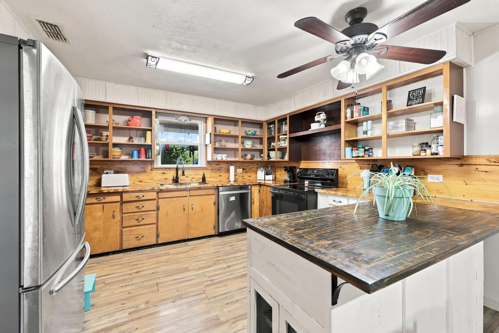 Farm For Sale in Grayson County , 3303 & 3407 Gage Road, Sherman, Texas 75092, 3 Bedroom, 3 Bathroom, 2 Garage spaces, 1,750 Sqft, built in 2015, mls#21364227, Real Estate Agent in Sherman, Homes For Sale in Grayson county, Homes For Sale in Sherman, Realtor in Sherman Texas, Real Estate Brokerage Independent Realty Texas, Luminita Cordes Realtor