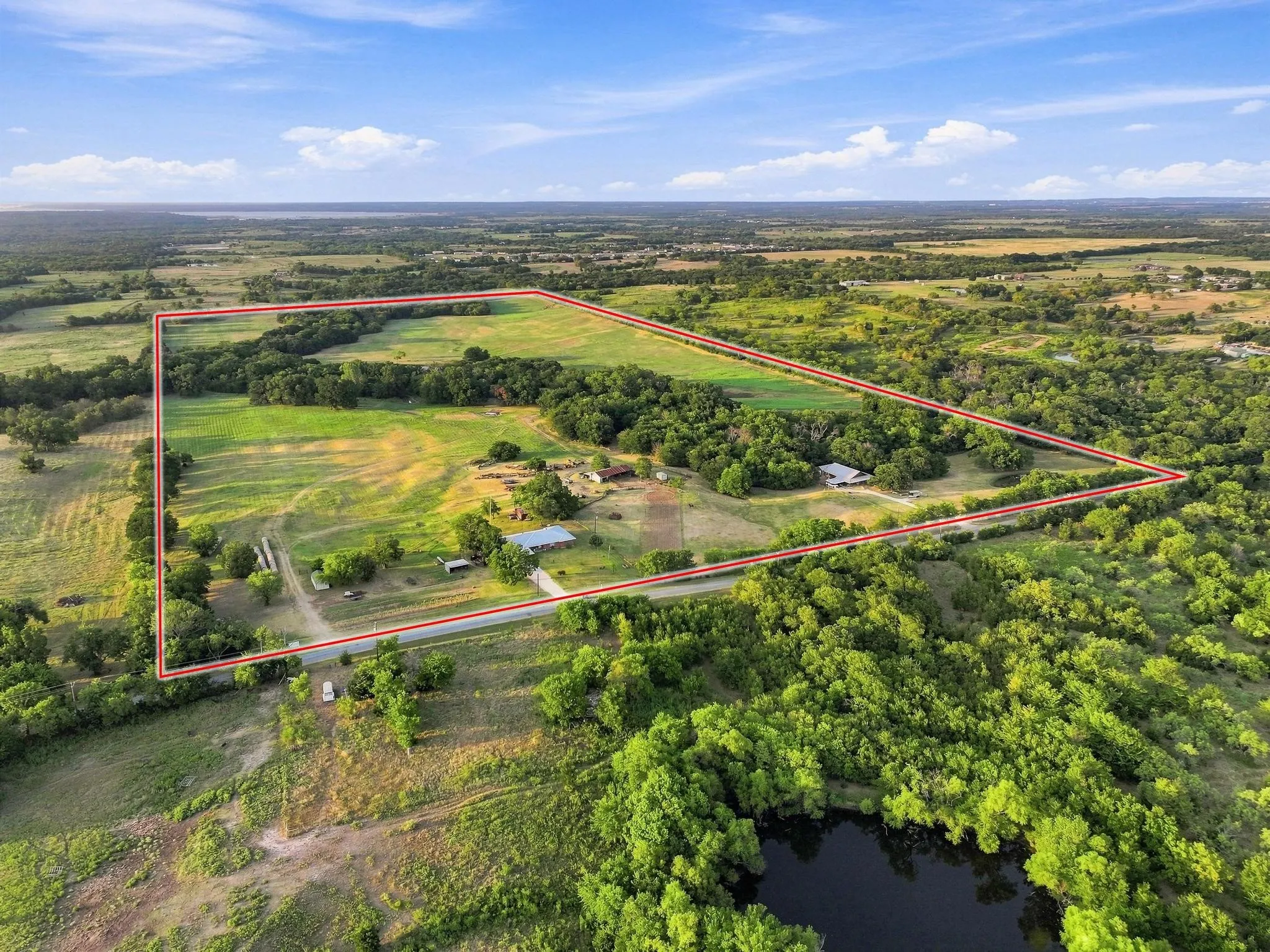Farm For Sale in Grayson County , 3303 & 3407 Gage Road, Sherman, Texas 75092, 3 Bedroom, 3 Bathroom, 2 Garage spaces, 1,750 Sqft, built in 2015, mls#21364227, Real Estate Agent in Sherman, Homes For Sale in Grayson county, Homes For Sale in Sherman, Realtor in Sherman Texas, Real Estate Brokerage Independent Realty Texas, Luminita Cordes Realtor