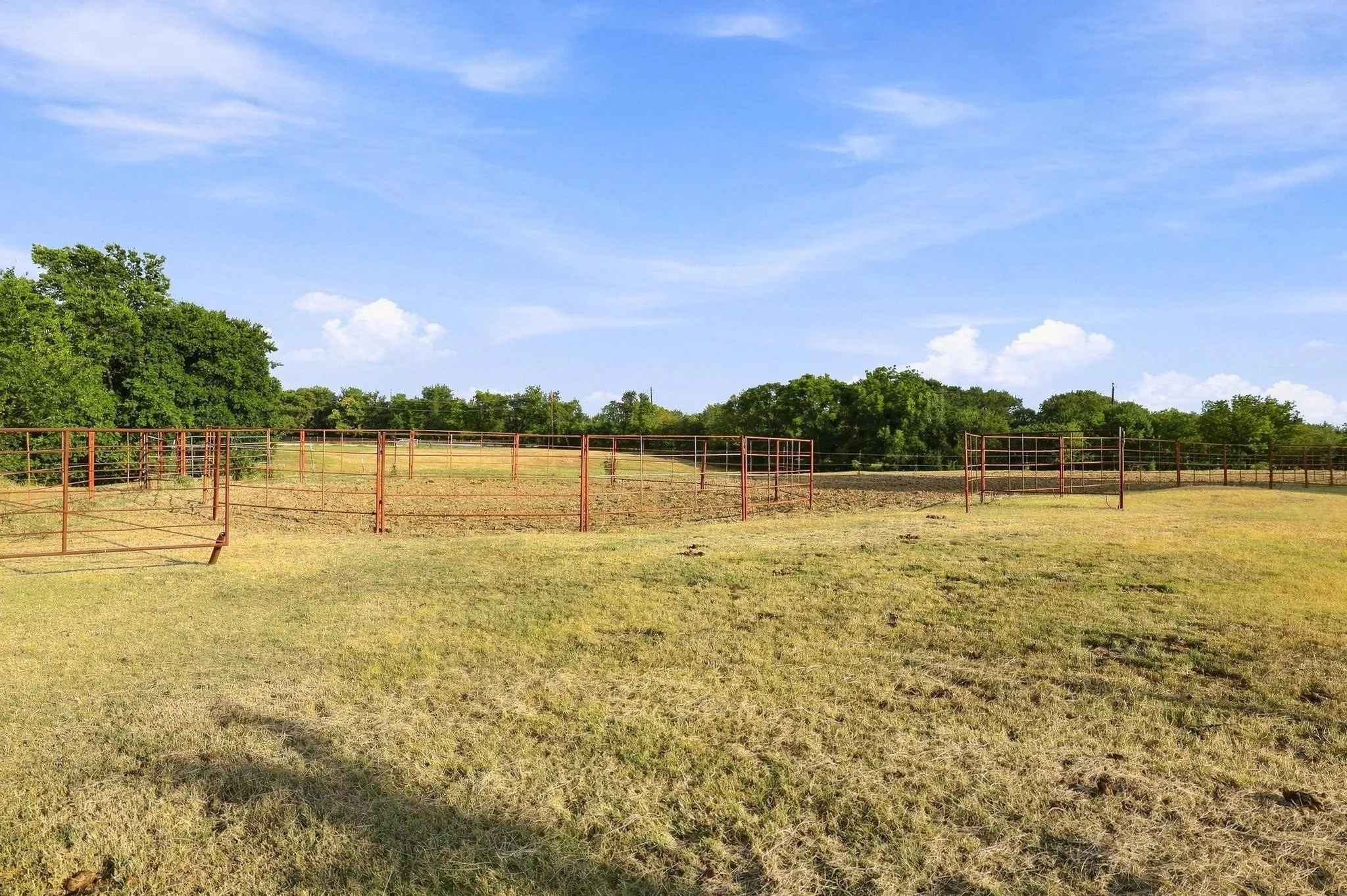 Farm For Sale in Grayson County , 3303 & 3407 Gage Road, Sherman, Texas 75092, 3 Bedroom, 3 Bathroom, 2 Garage spaces, 1,750 Sqft, built in 2015, mls#21364227, Real Estate Agent in Sherman, Homes For Sale in Grayson county, Homes For Sale in Sherman, Realtor in Sherman Texas, Real Estate Brokerage Independent Realty Texas, Luminita Cordes Realtor