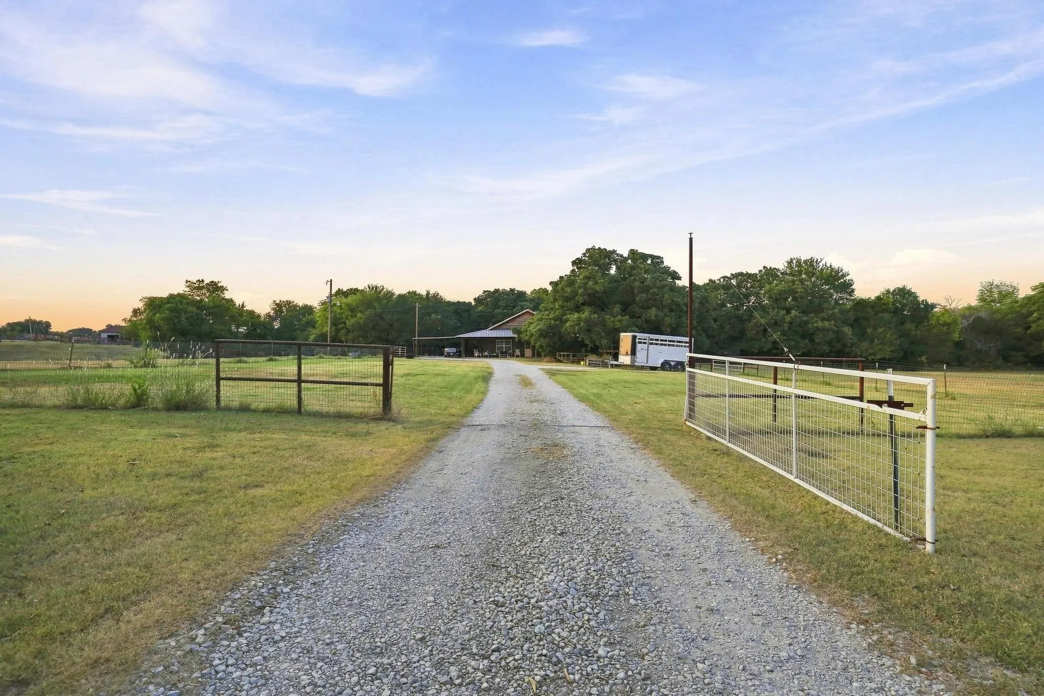 Farm For Sale in Grayson County , 3303 & 3407 Gage Road, Sherman, Texas 75092, 3 Bedroom, 3 Bathroom, 2 Garage spaces, 1,750 Sqft, built in 2015, mls#21364227, Real Estate Agent in Sherman, Homes For Sale in Grayson county, Homes For Sale in Sherman, Realtor in Sherman Texas, Real Estate Brokerage Independent Realty Texas, Luminita Cordes Realtor