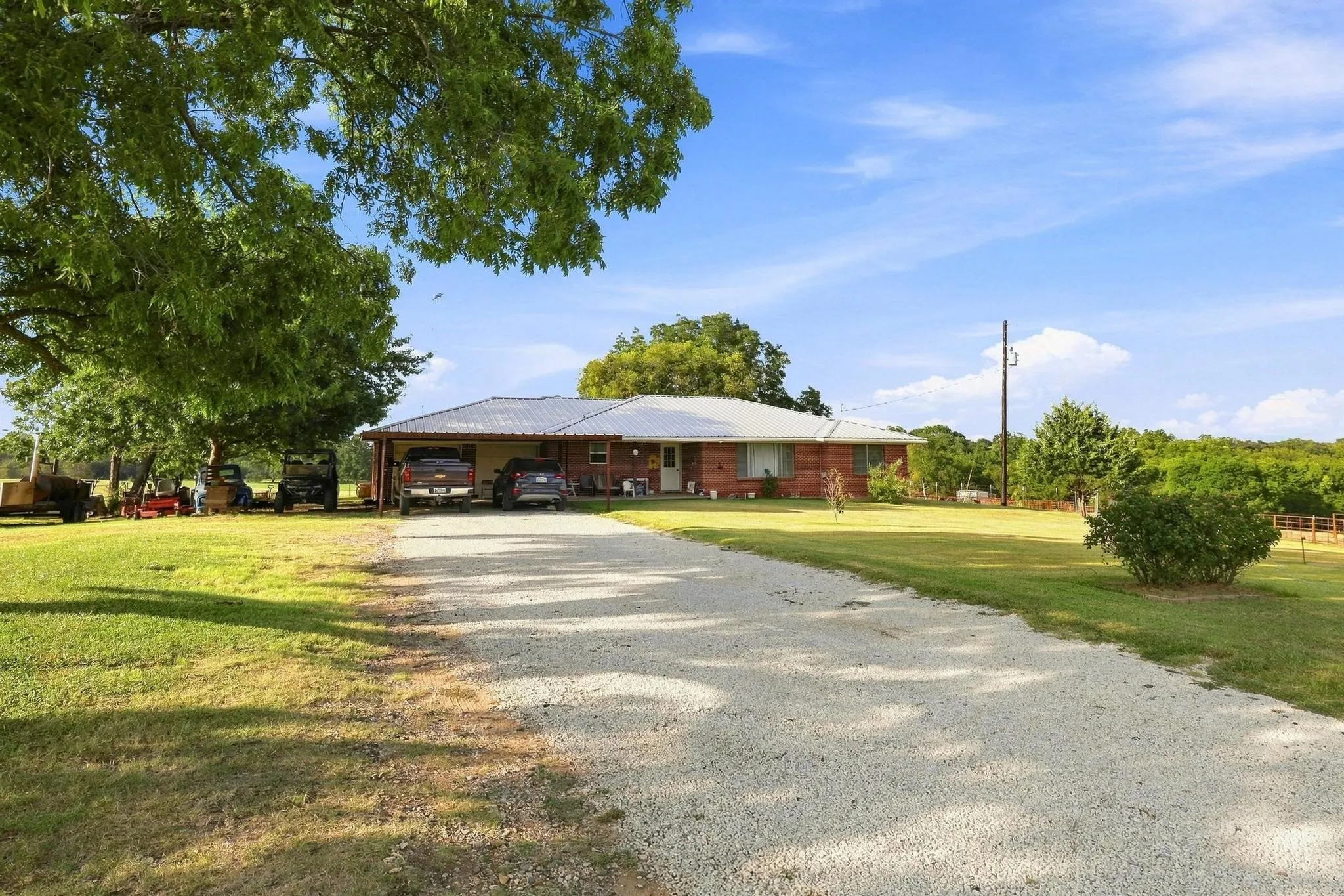 Farm For Sale in Grayson County , 3303 & 3407 Gage Road, Sherman, Texas 75092, 3 Bedroom, 3 Bathroom, 2 Garage spaces, 1,750 Sqft, built in 2015, mls#21364227, Real Estate Agent in Sherman, Homes For Sale in Grayson county, Homes For Sale in Sherman, Realtor in Sherman Texas, Real Estate Brokerage Independent Realty Texas, Luminita Cordes Realtor