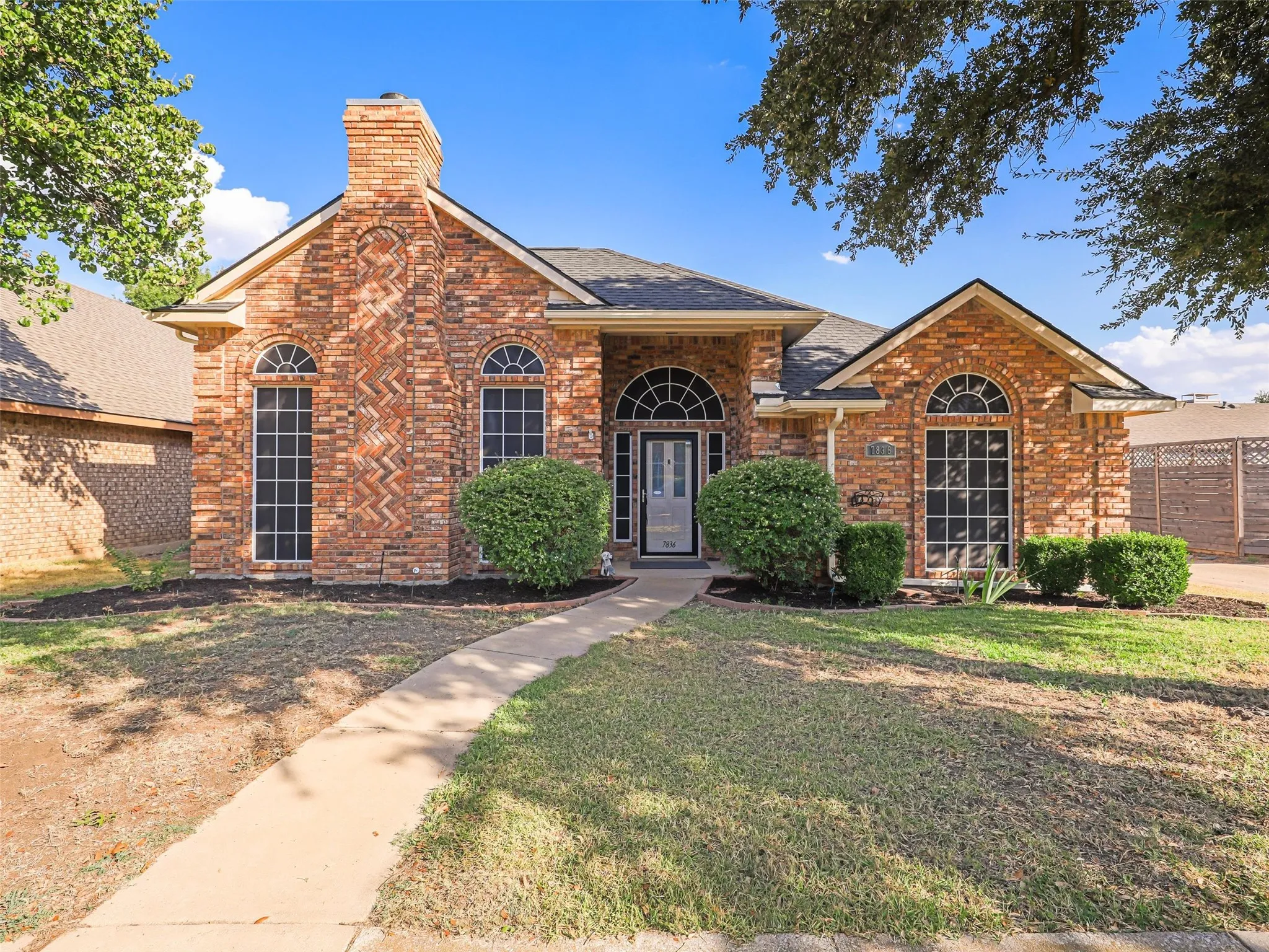 Single Family Residence For Rent in Collin County , 7836 Tournament Road, Frisco, Texas 75035, 3 Bedroom, 2 Bathroom, 2 Garage spaces, 1,597 Sqft, built in 1991, mls#21385492, Real Estate Agent in Frisco, Homes For Rent in Collin county, Homes For Rent in Frisco, Realtor in Frisco Texas, Real Estate Brokerage Independent Realty Texas, Luminita Cordes Realtor
