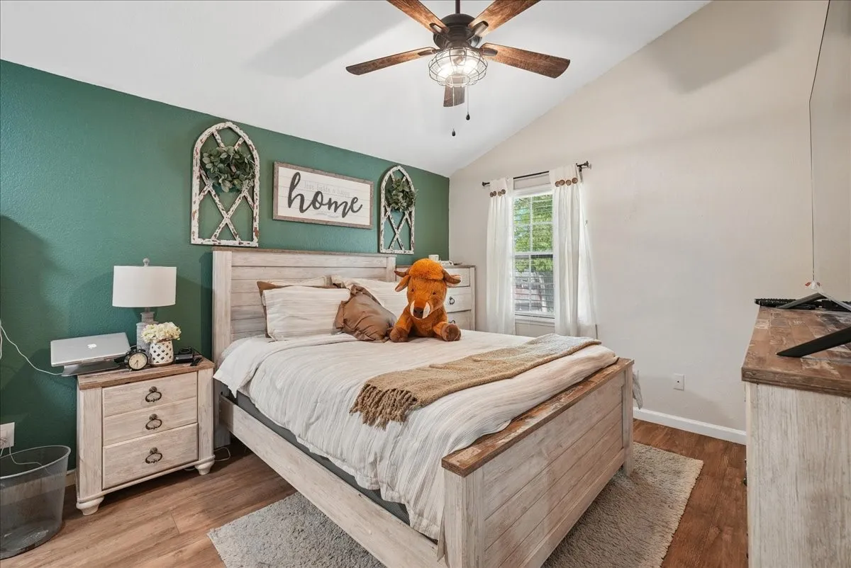 Single Family Residence For Sale in Tarrant County , 2111 Sharpshire Lane, Arlington, Texas 76014, 4 Bedroom, 3 Bathroom, 1 Garage spaces, 1,532 Sqft, built in 1982, mls#21385964, Real Estate Agent in Arlington, Homes For Sale in Tarrant county, Homes For Sale in Arlington, Realtor in Arlington Texas, Real Estate Brokerage Independent Realty Texas, Luminita Cordes Realtor