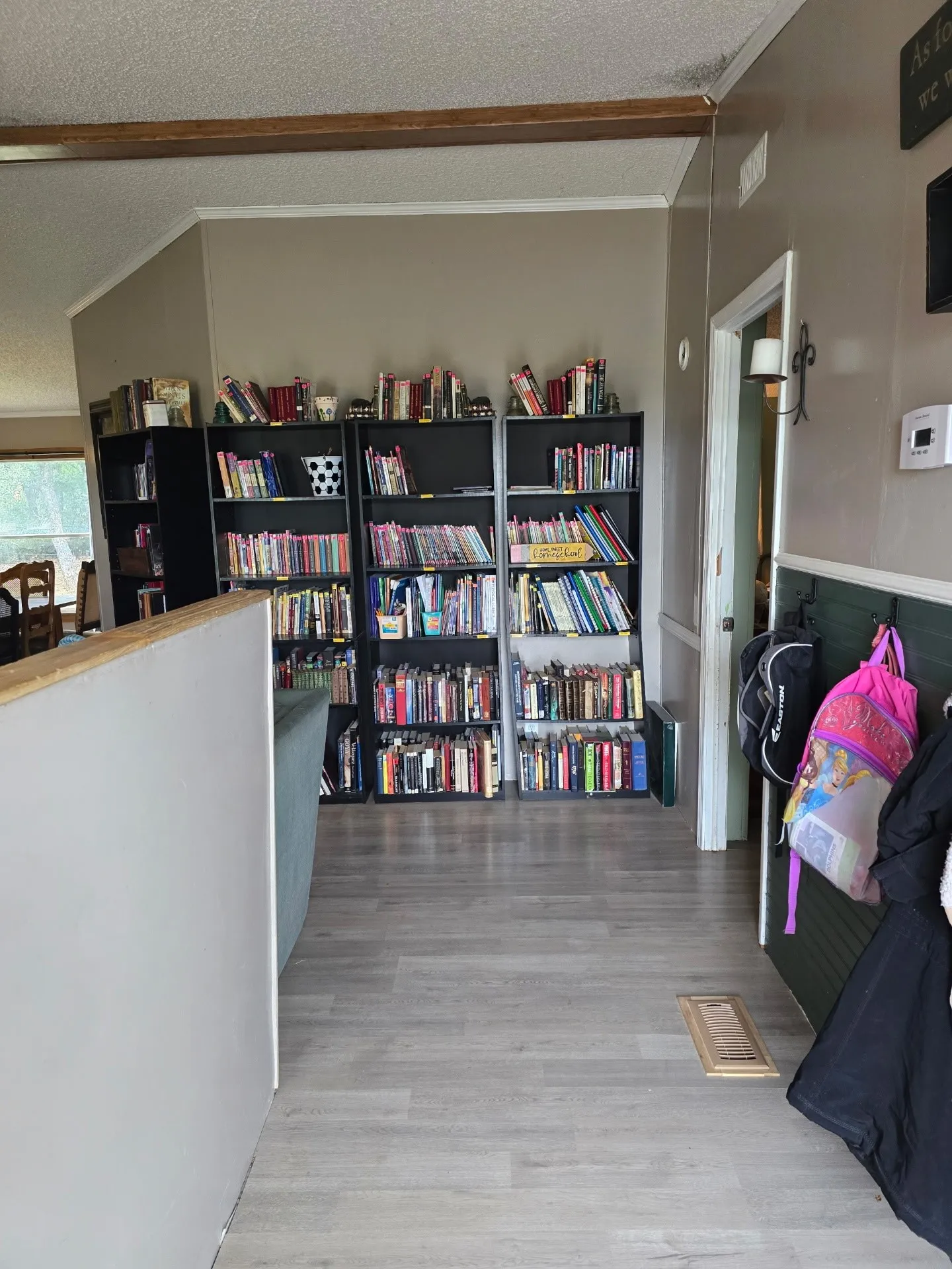 Single Family Residence For Sale in Johnson County , 2901 Rolling Oaks Drive, Cleburne, Texas 76031, 4 Bedroom, 3 Bathroom, Garage spaces, 2,128 Sqft, built in 1998, mls#21385968, Real Estate Agent in Cleburne, Homes For Sale in Johnson county, Homes For Sale in Cleburne, Realtor in Cleburne Texas, Real Estate Brokerage Independent Realty Texas, Luminita Cordes Realtor
