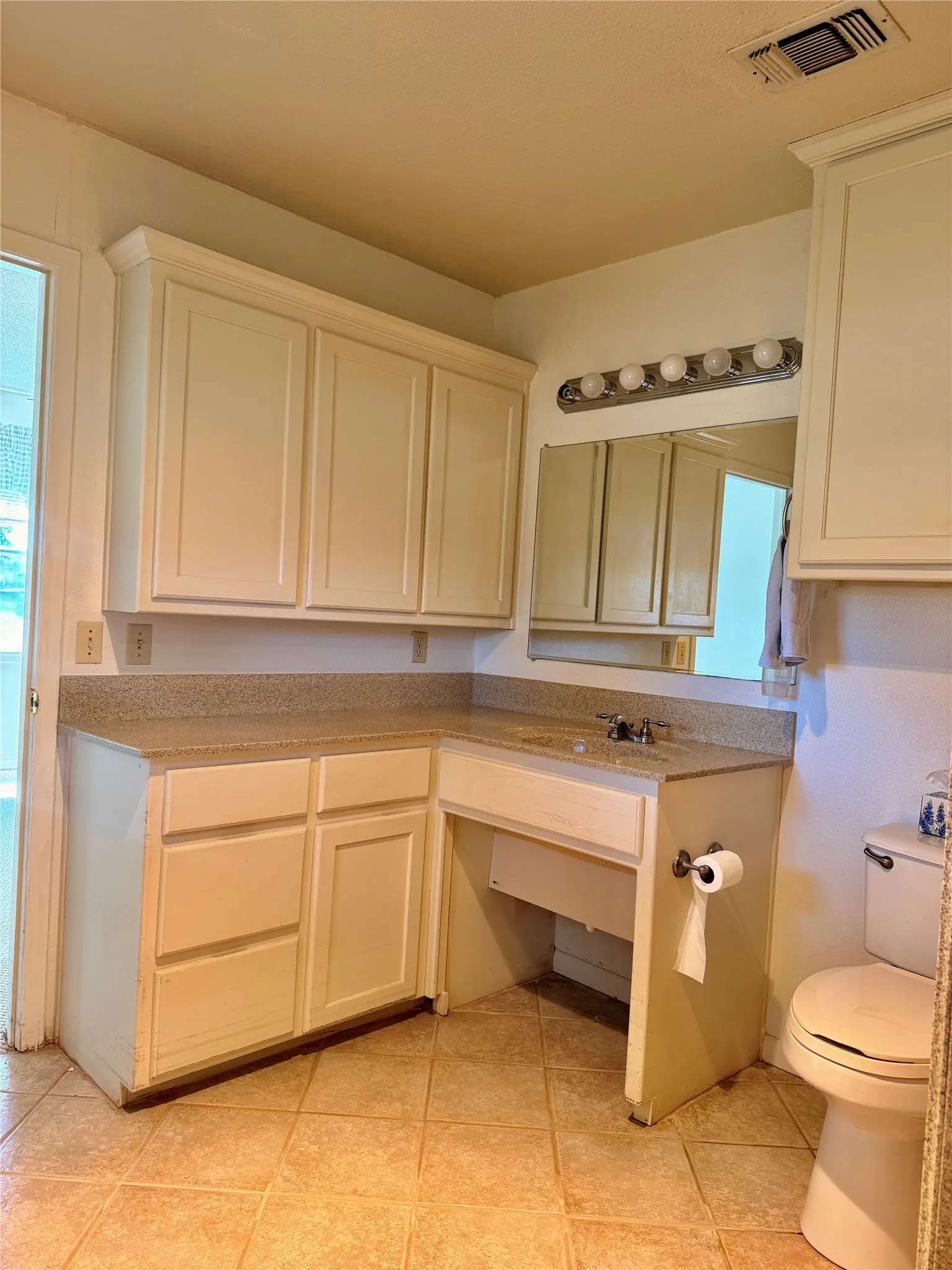 Single Family Residence For Sale in Comanche County , 200 S Speed Street, Gustine, Texas 76455, 3 Bedroom, 2 Bathroom, Garage spaces, 2,076 Sqft, built in 1979, mls#21380099, Real Estate Agent in Gustine, Homes For Sale in Comanche county, Homes For Sale in Gustine, Realtor in Gustine Texas, Real Estate Brokerage Independent Realty Texas, Luminita Cordes Realtor