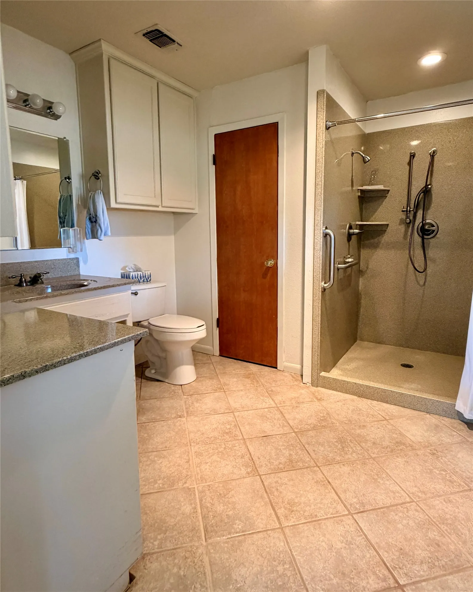 Single Family Residence For Sale in Comanche County , 200 S Speed Street, Gustine, Texas 76455, 3 Bedroom, 2 Bathroom, Garage spaces, 2,076 Sqft, built in 1979, mls#21380099, Real Estate Agent in Gustine, Homes For Sale in Comanche county, Homes For Sale in Gustine, Realtor in Gustine Texas, Real Estate Brokerage Independent Realty Texas, Luminita Cordes Realtor