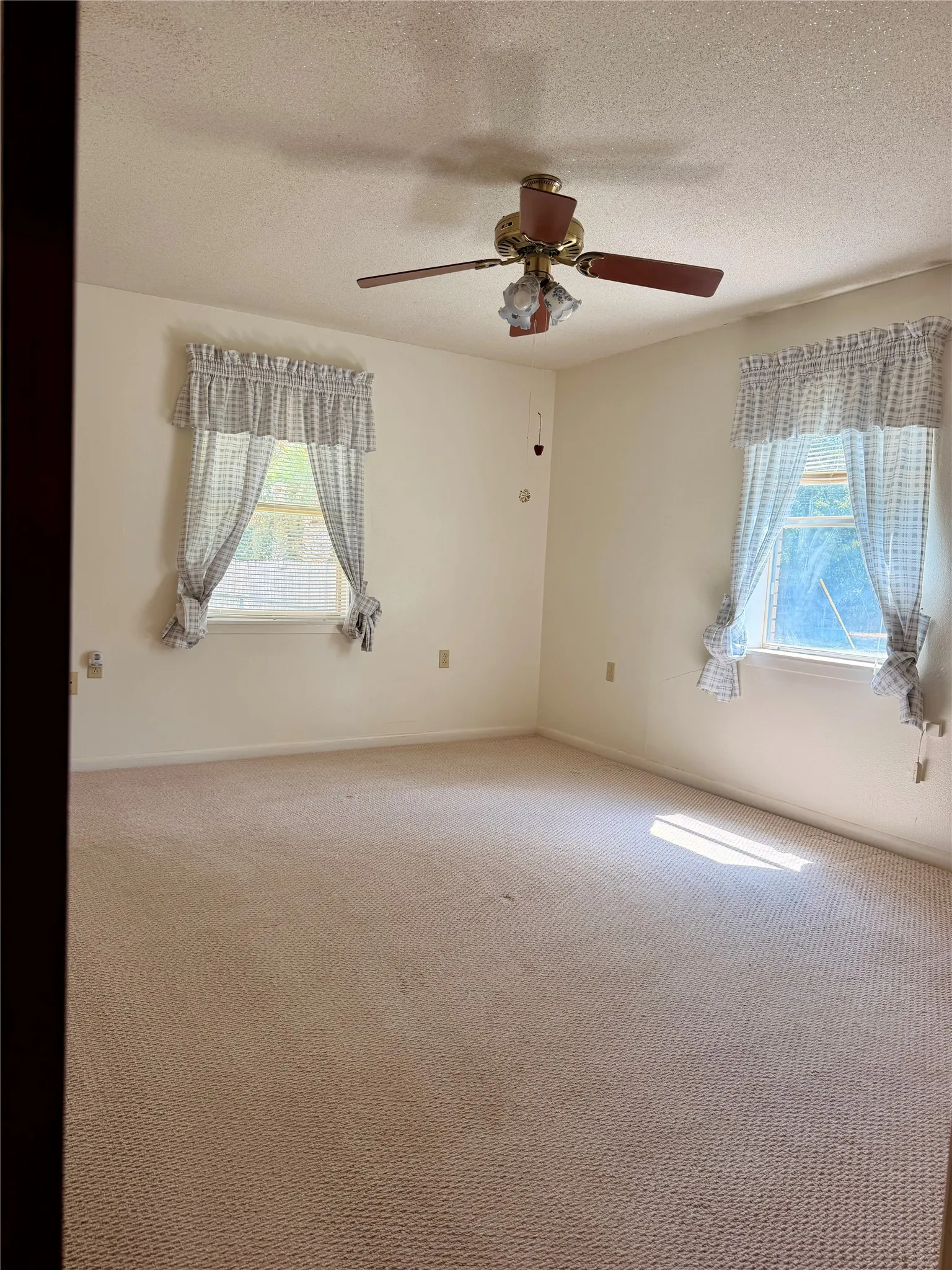 Single Family Residence For Sale in Comanche County , 200 S Speed Street, Gustine, Texas 76455, 3 Bedroom, 2 Bathroom, Garage spaces, 2,076 Sqft, built in 1979, mls#21380099, Real Estate Agent in Gustine, Homes For Sale in Comanche county, Homes For Sale in Gustine, Realtor in Gustine Texas, Real Estate Brokerage Independent Realty Texas, Luminita Cordes Realtor