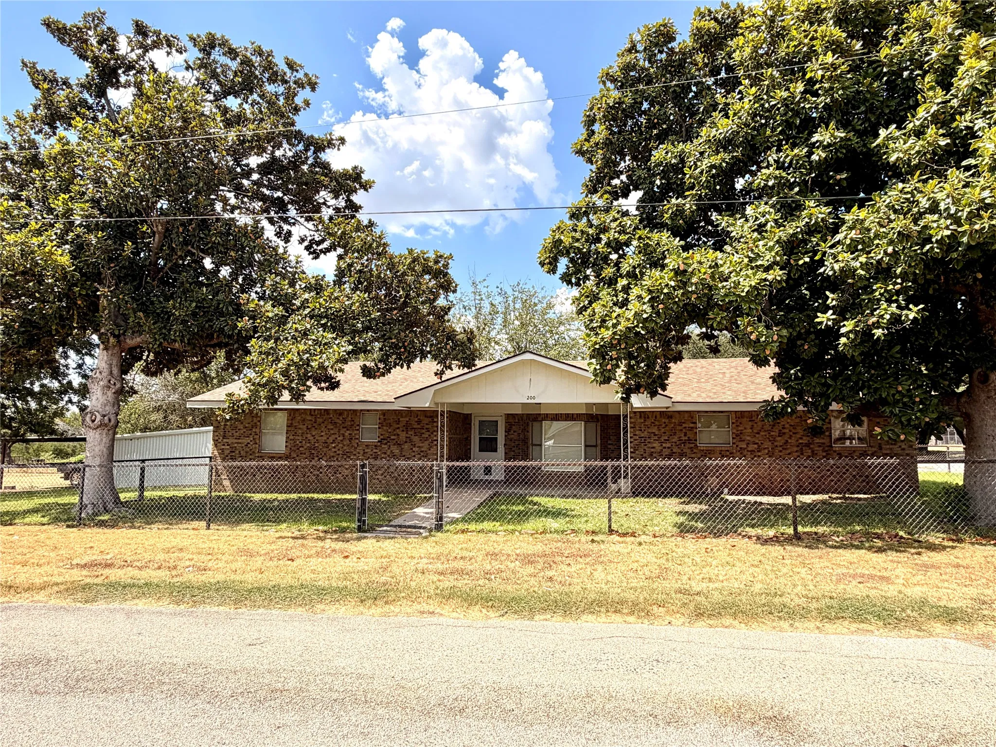 Single Family Residence For Sale in Comanche County , 200 S Speed Street, Gustine, Texas 76455, 3 Bedroom, 2 Bathroom, Garage spaces, 2,076 Sqft, built in 1979, mls#21380099, Real Estate Agent in Gustine, Homes For Sale in Comanche county, Homes For Sale in Gustine, Realtor in Gustine Texas, Real Estate Brokerage Independent Realty Texas, Luminita Cordes Realtor