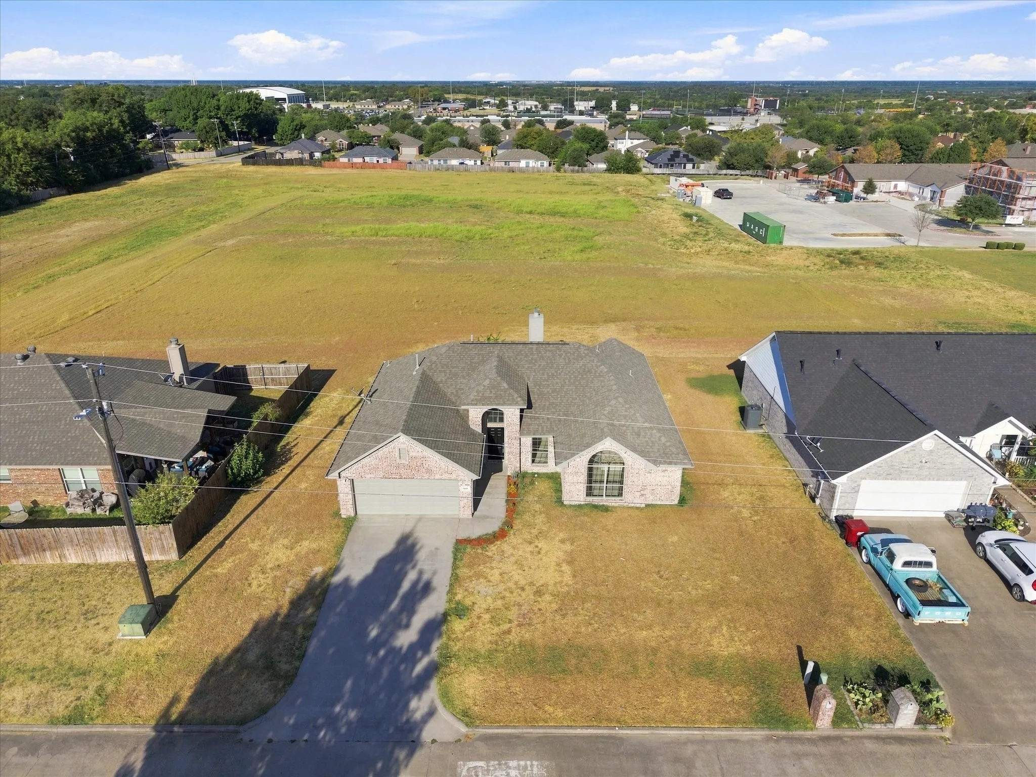 Single Family Residence For Sale in Collin County , 509 Jouette Street, Farmersville, Texas 75442, 4 Bedroom, 2 Bathroom, 2 Garage spaces, 1,705 Sqft, built in 2007, mls#21383141, Real Estate Agent in Farmersville, Homes For Sale in Collin county, Homes For Sale in Farmersville, Realtor in Farmersville Texas, Real Estate Brokerage Independent Realty Texas, Luminita Cordes Realtor