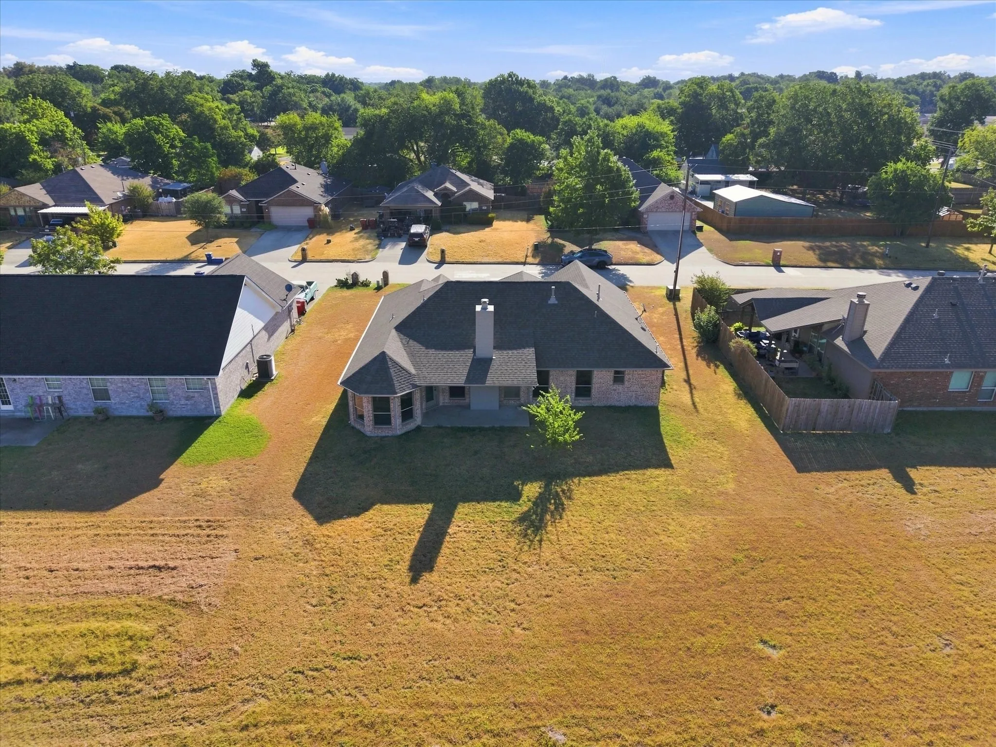 Single Family Residence For Sale in Collin County , 509 Jouette Street, Farmersville, Texas 75442, 4 Bedroom, 2 Bathroom, 2 Garage spaces, 1,705 Sqft, built in 2007, mls#21383141, Real Estate Agent in Farmersville, Homes For Sale in Collin county, Homes For Sale in Farmersville, Realtor in Farmersville Texas, Real Estate Brokerage Independent Realty Texas, Luminita Cordes Realtor