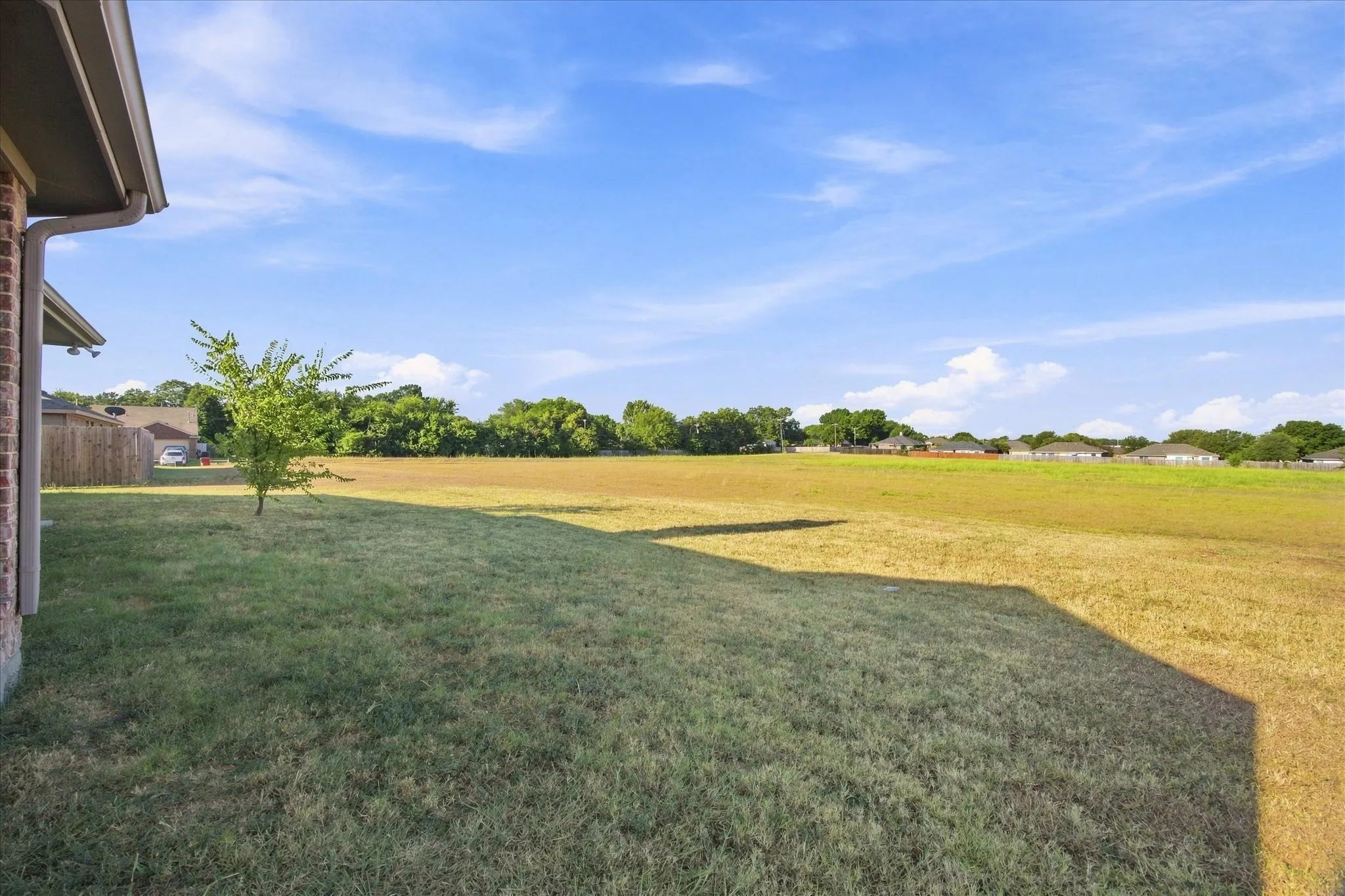 Single Family Residence For Sale in Collin County , 509 Jouette Street, Farmersville, Texas 75442, 4 Bedroom, 2 Bathroom, 2 Garage spaces, 1,705 Sqft, built in 2007, mls#21383141, Real Estate Agent in Farmersville, Homes For Sale in Collin county, Homes For Sale in Farmersville, Realtor in Farmersville Texas, Real Estate Brokerage Independent Realty Texas, Luminita Cordes Realtor