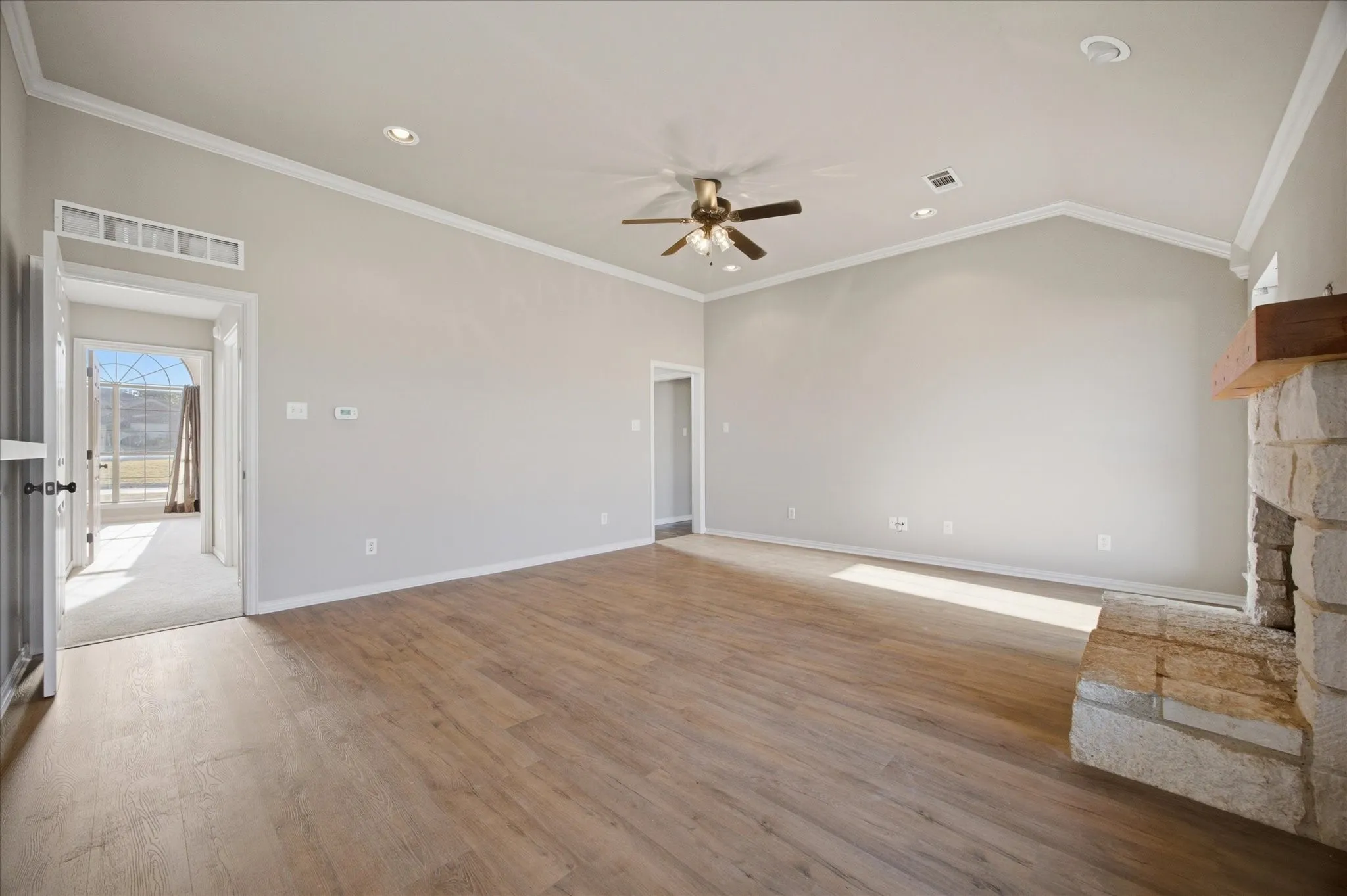Single Family Residence For Sale in Collin County , 509 Jouette Street, Farmersville, Texas 75442, 4 Bedroom, 2 Bathroom, 2 Garage spaces, 1,705 Sqft, built in 2007, mls#21383141, Real Estate Agent in Farmersville, Homes For Sale in Collin county, Homes For Sale in Farmersville, Realtor in Farmersville Texas, Real Estate Brokerage Independent Realty Texas, Luminita Cordes Realtor