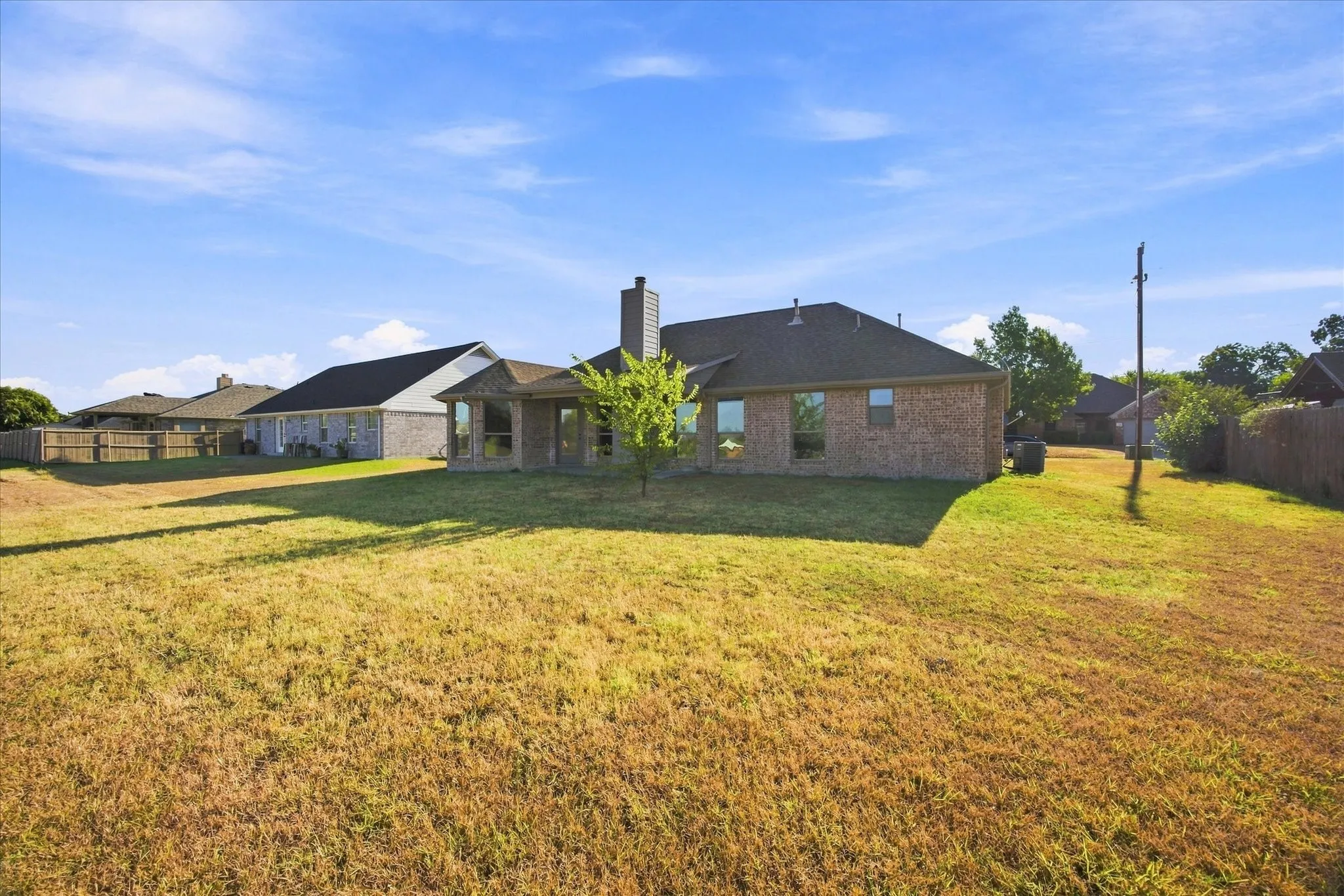 Single Family Residence For Sale in Collin County , 509 Jouette Street, Farmersville, Texas 75442, 4 Bedroom, 2 Bathroom, 2 Garage spaces, 1,705 Sqft, built in 2007, mls#21383141, Real Estate Agent in Farmersville, Homes For Sale in Collin county, Homes For Sale in Farmersville, Realtor in Farmersville Texas, Real Estate Brokerage Independent Realty Texas, Luminita Cordes Realtor