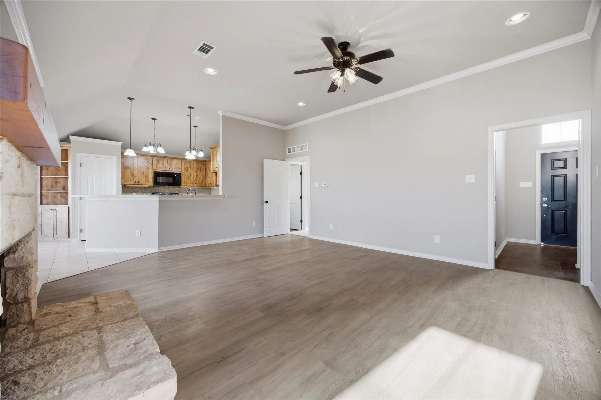 Single Family Residence For Sale in Collin County , 509 Jouette Street, Farmersville, Texas 75442, 4 Bedroom, 2 Bathroom, 2 Garage spaces, 1,705 Sqft, built in 2007, mls#21383141, Real Estate Agent in Farmersville, Homes For Sale in Collin county, Homes For Sale in Farmersville, Realtor in Farmersville Texas, Real Estate Brokerage Independent Realty Texas, Luminita Cordes Realtor