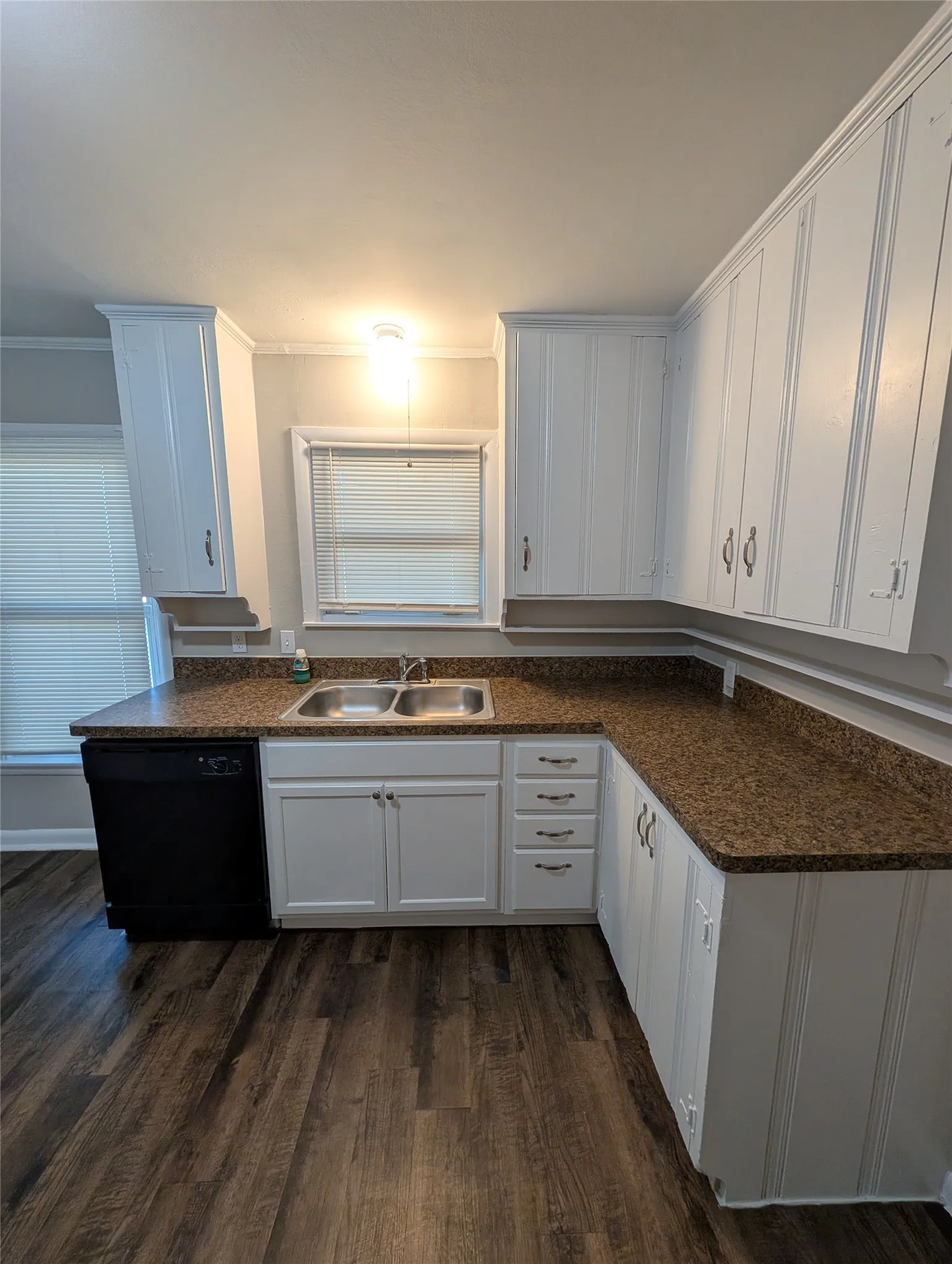 Single Family Residence For Rent in Tarrant County , 3517 Binyon Avenue, Fort Worth, Texas 76133, 3 Bedroom, 2 Bathroom, 1 Garage spaces, 1,224 Sqft, built in 1952, mls#21385980, Real Estate Agent in Fort Worth, Homes For Rent in Tarrant county, Homes For Rent in Fort Worth, Realtor in Fort Worth Texas, Real Estate Brokerage Independent Realty Texas, Luminita Cordes Realtor