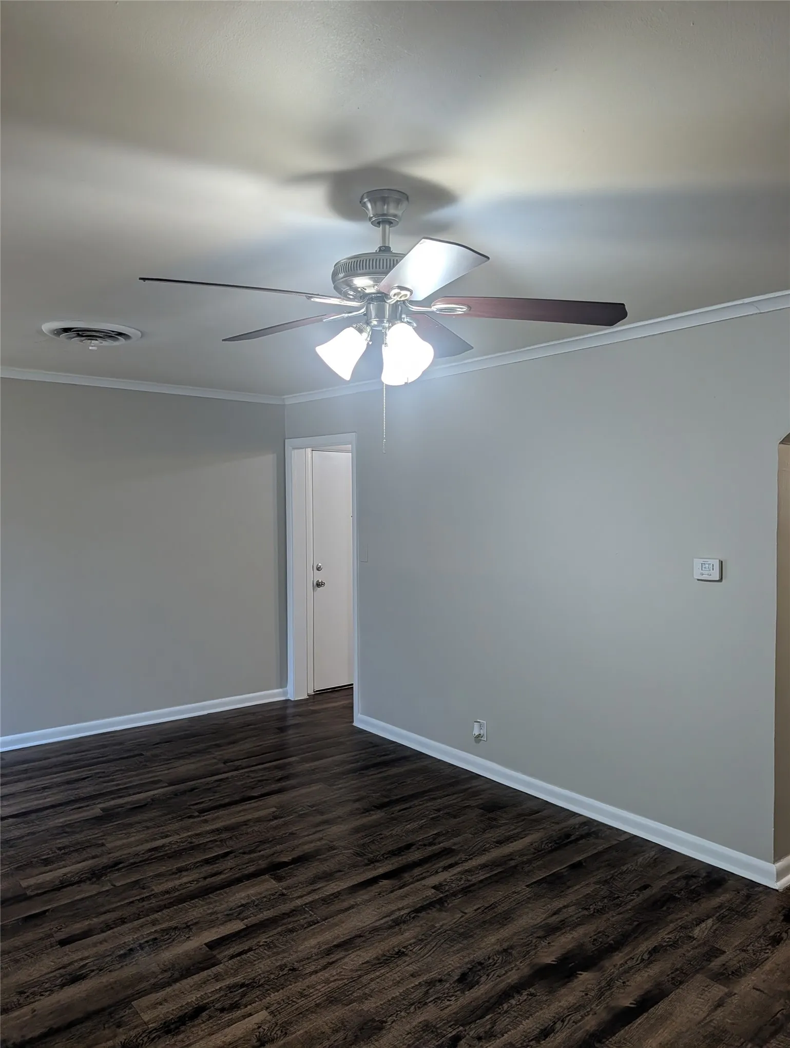 Single Family Residence For Rent in Tarrant County , 3517 Binyon Avenue, Fort Worth, Texas 76133, 3 Bedroom, 2 Bathroom, 1 Garage spaces, 1,224 Sqft, built in 1952, mls#21385980, Real Estate Agent in Fort Worth, Homes For Rent in Tarrant county, Homes For Rent in Fort Worth, Realtor in Fort Worth Texas, Real Estate Brokerage Independent Realty Texas, Luminita Cordes Realtor