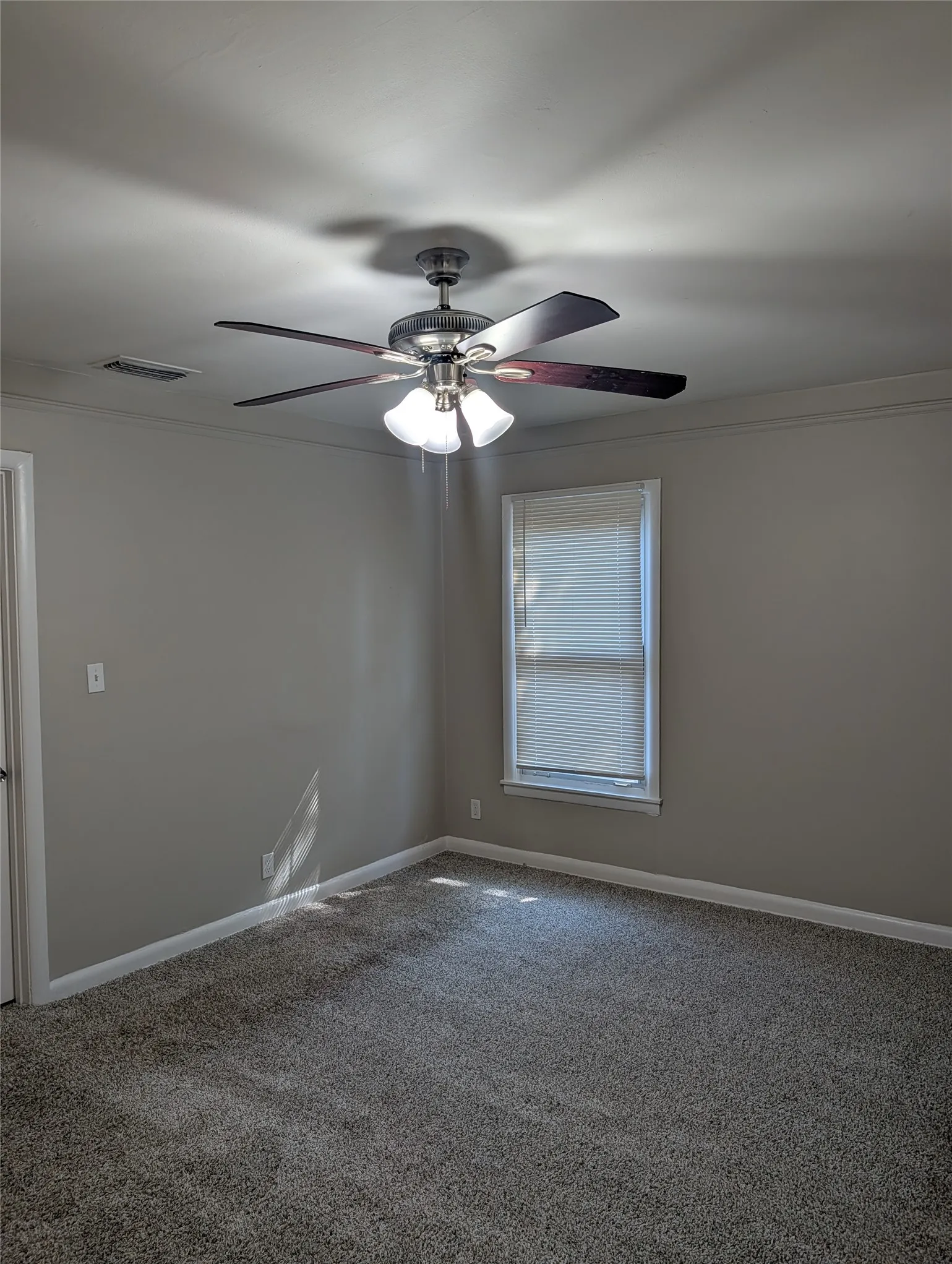 Single Family Residence For Rent in Tarrant County , 3517 Binyon Avenue, Fort Worth, Texas 76133, 3 Bedroom, 2 Bathroom, 1 Garage spaces, 1,224 Sqft, built in 1952, mls#21385980, Real Estate Agent in Fort Worth, Homes For Rent in Tarrant county, Homes For Rent in Fort Worth, Realtor in Fort Worth Texas, Real Estate Brokerage Independent Realty Texas, Luminita Cordes Realtor