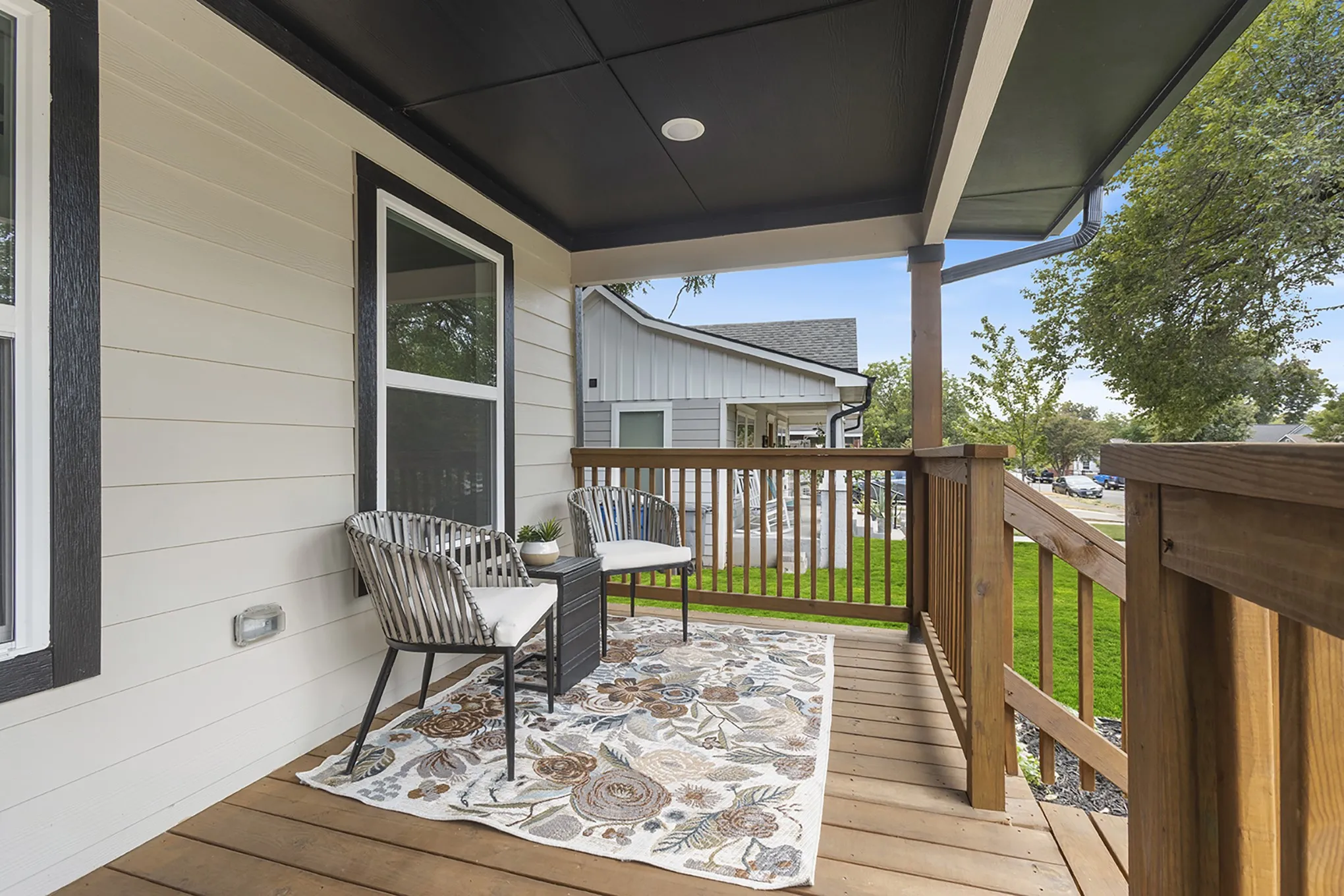 Single Family Residence For Sale in Dallas County , 920 S Montreal Avenue, Dallas, Texas 75208, 3 Bedroom, 2 Bathroom, 2 Garage spaces, 1,336 Sqft, built in 1912, mls#21377226, Real Estate Agent in Dallas, Homes For Sale in Dallas county, Homes For Sale in Dallas, Realtor in Dallas Texas, Real Estate Brokerage Independent Realty Texas, Luminita Cordes Realtor