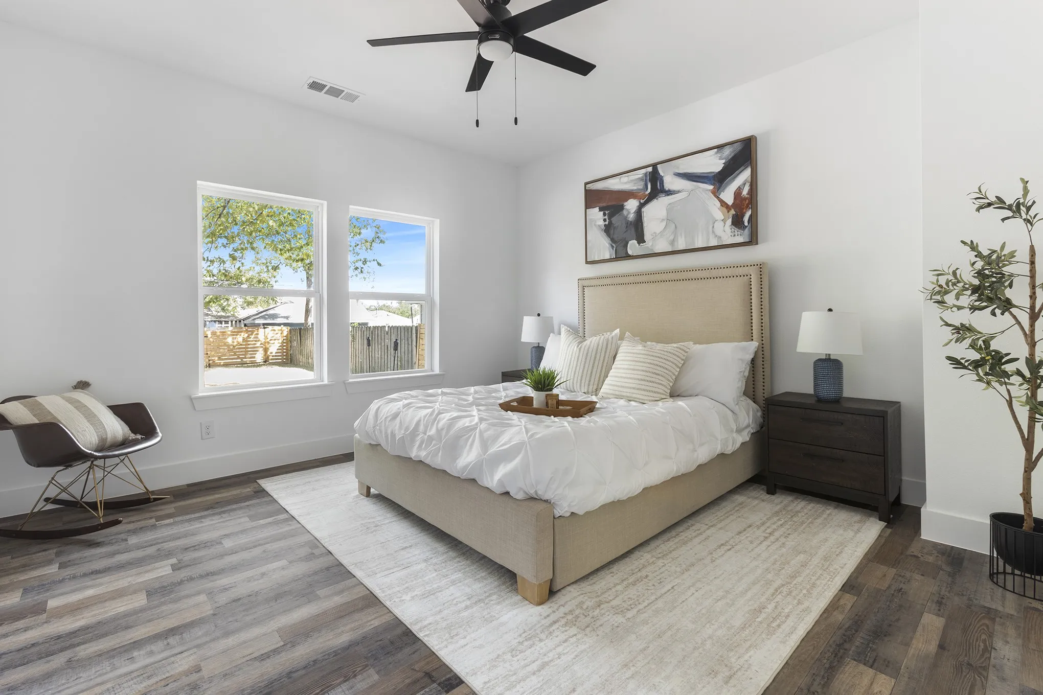 Single Family Residence For Sale in Dallas County , 920 S Montreal Avenue, Dallas, Texas 75208, 3 Bedroom, 2 Bathroom, 2 Garage spaces, 1,336 Sqft, built in 1912, mls#21377226, Real Estate Agent in Dallas, Homes For Sale in Dallas county, Homes For Sale in Dallas, Realtor in Dallas Texas, Real Estate Brokerage Independent Realty Texas, Luminita Cordes Realtor