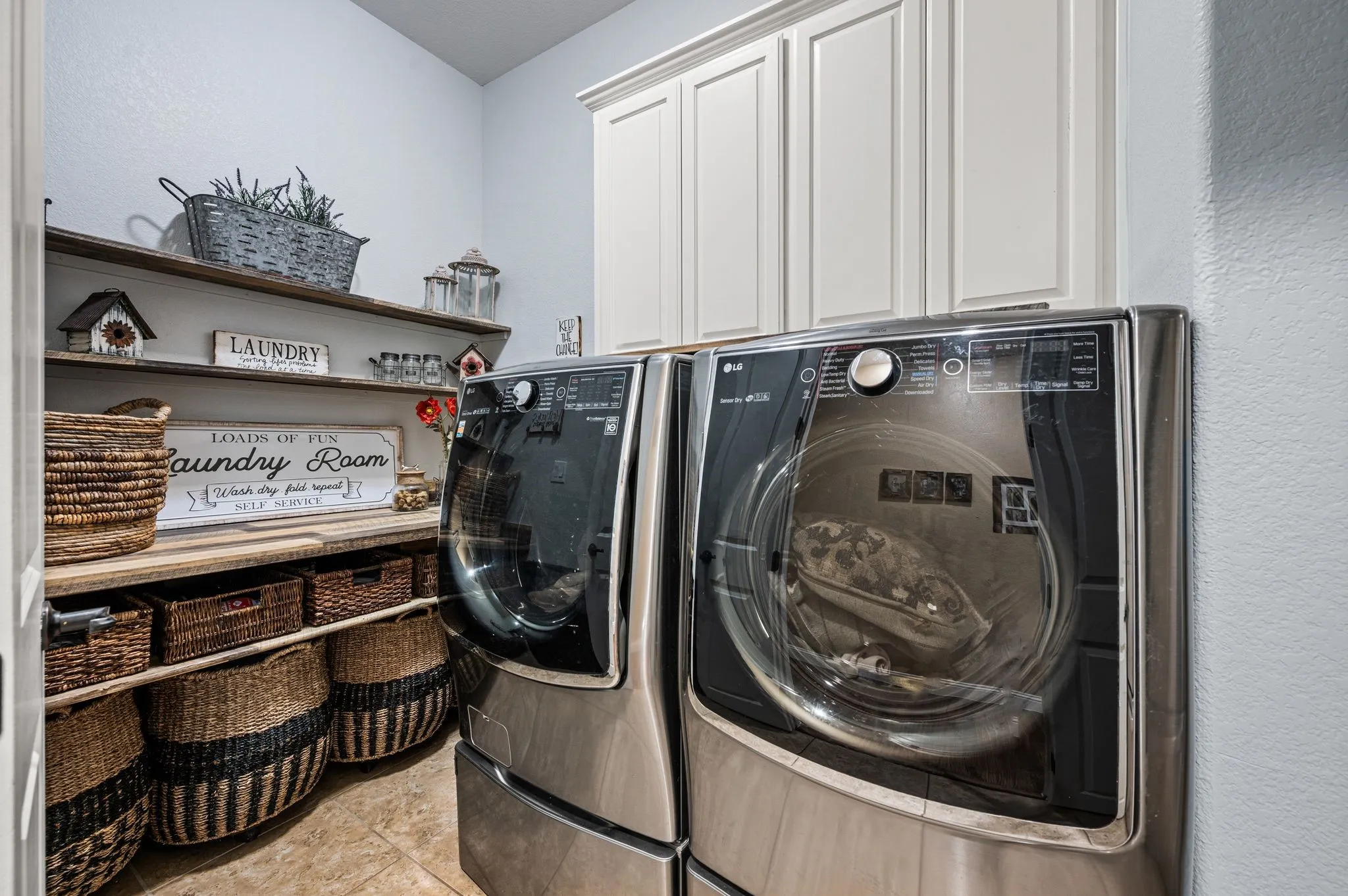 Single Family Residence For Sale in Denton County , 2890 Forest Hill Drive, Cross Roads, Texas 76227, 5 Bedroom, 4 Bathroom, 3 Garage spaces, 4,401 Sqft, built in 2012, mls#21380222, Real Estate Agent in Cross Roads, Homes For Sale in Denton county, Homes For Sale in Cross Roads, Realtor in Cross Roads Texas, Real Estate Brokerage Independent Realty Texas, Luminita Cordes Realtor