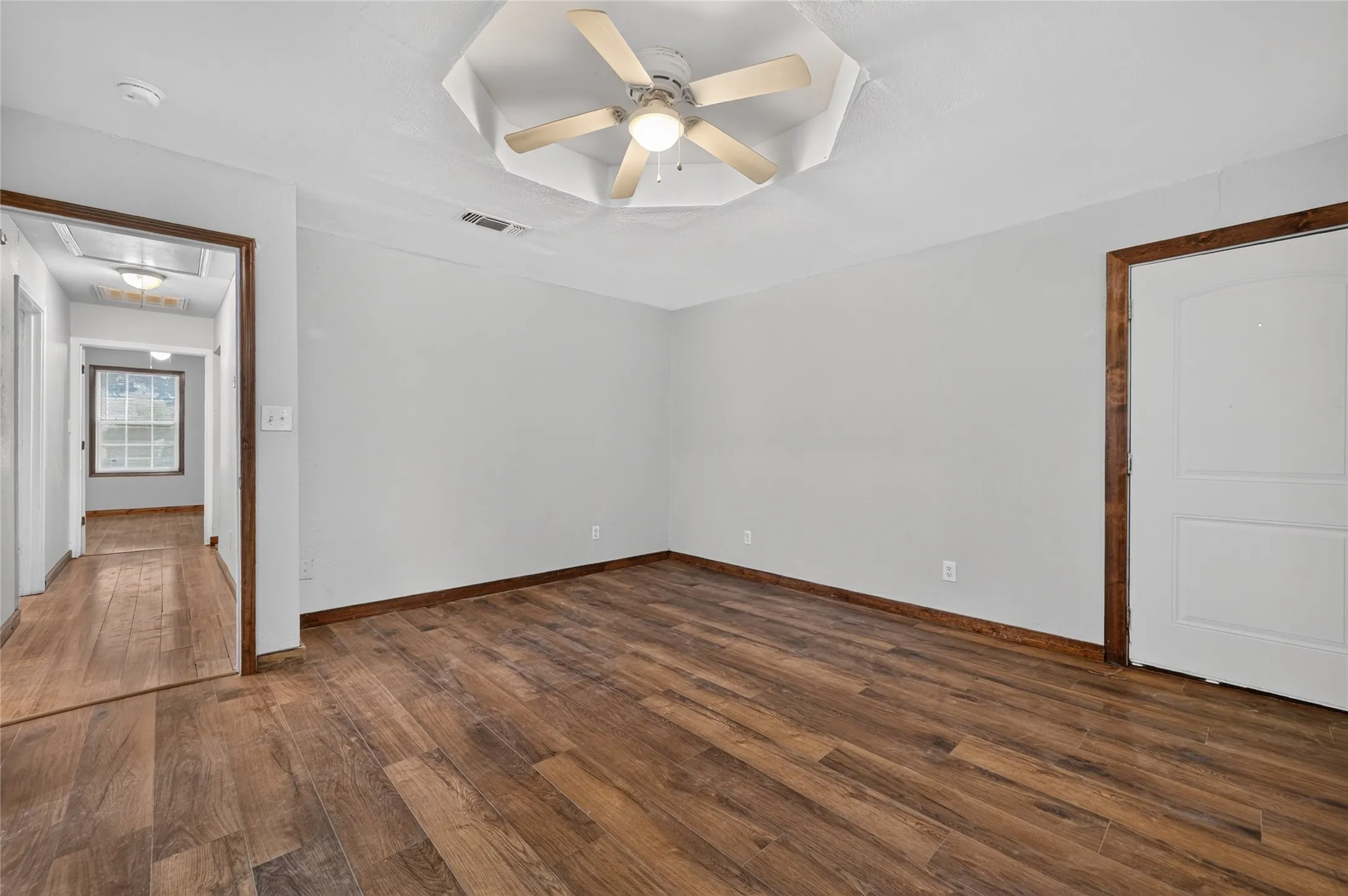 Single Family Residence For Sale in Collin County , 600 Jefferson Avenue, Princeton, Texas 75407, 3 Bedroom, 2 Bathroom, 1 Garage spaces, 1,300 Sqft, built in 1930, mls#21379956, Real Estate Agent in Princeton, Homes For Sale in Collin county, Homes For Sale in Princeton, Realtor in Princeton Texas, Real Estate Brokerage Independent Realty Texas, Luminita Cordes Realtor