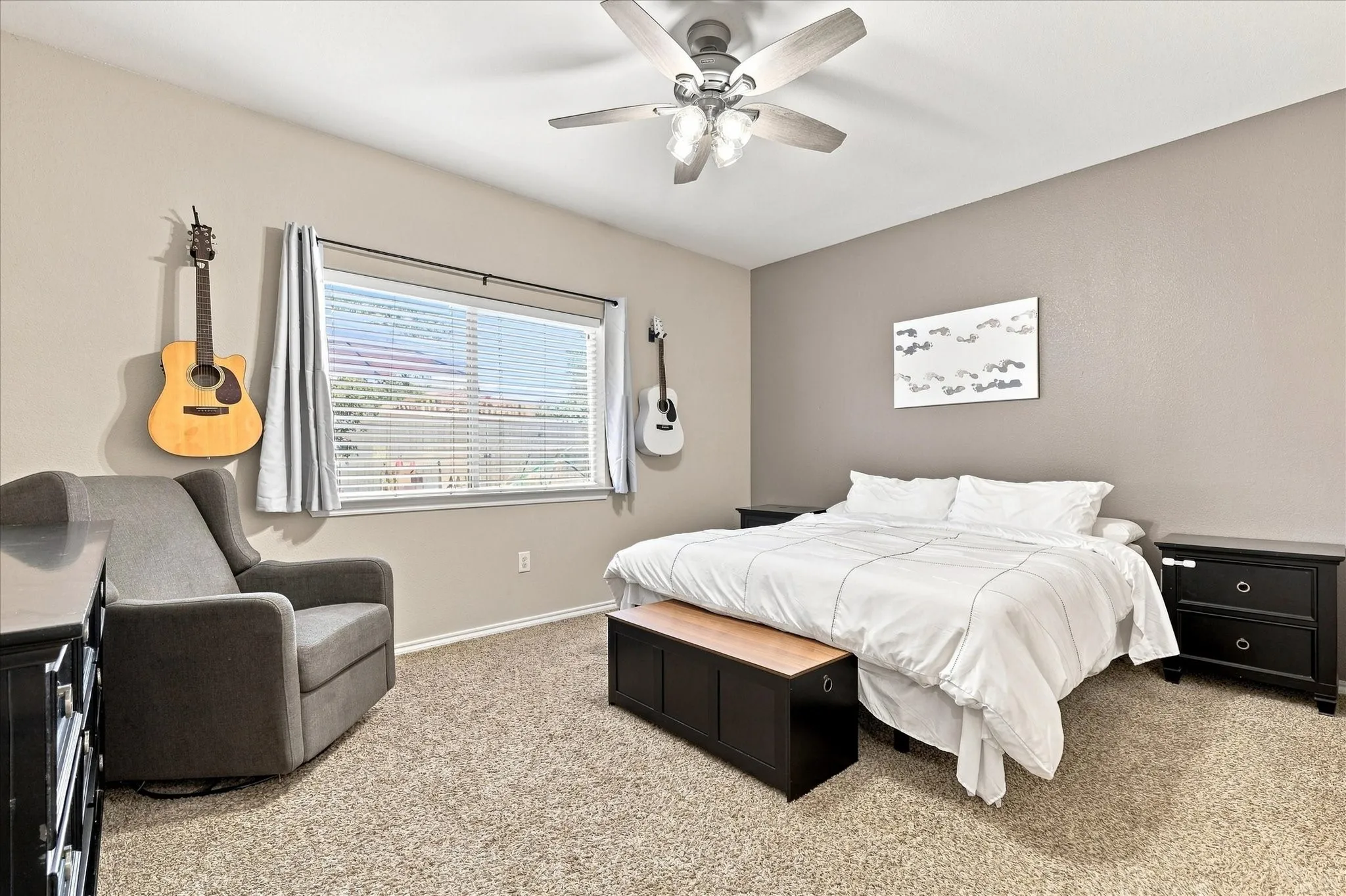 Single Family Residence For Sale in Denton County , 321 Texas Drive, Lake Dallas, Texas 75065, 3 Bedroom, 2 Bathroom, 2 Garage spaces, 1,320 Sqft, built in 2001, mls#21385640, Real Estate Agent in Lake Dallas, Homes For Sale in Denton county, Homes For Sale in Lake Dallas, Realtor in Lake Dallas Texas, Real Estate Brokerage Independent Realty Texas, Luminita Cordes Realtor