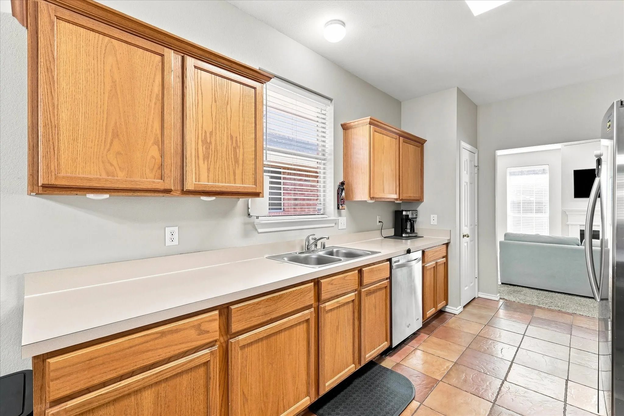 Single Family Residence For Sale in Denton County , 321 Texas Drive, Lake Dallas, Texas 75065, 3 Bedroom, 2 Bathroom, 2 Garage spaces, 1,320 Sqft, built in 2001, mls#21385640, Real Estate Agent in Lake Dallas, Homes For Sale in Denton county, Homes For Sale in Lake Dallas, Realtor in Lake Dallas Texas, Real Estate Brokerage Independent Realty Texas, Luminita Cordes Realtor