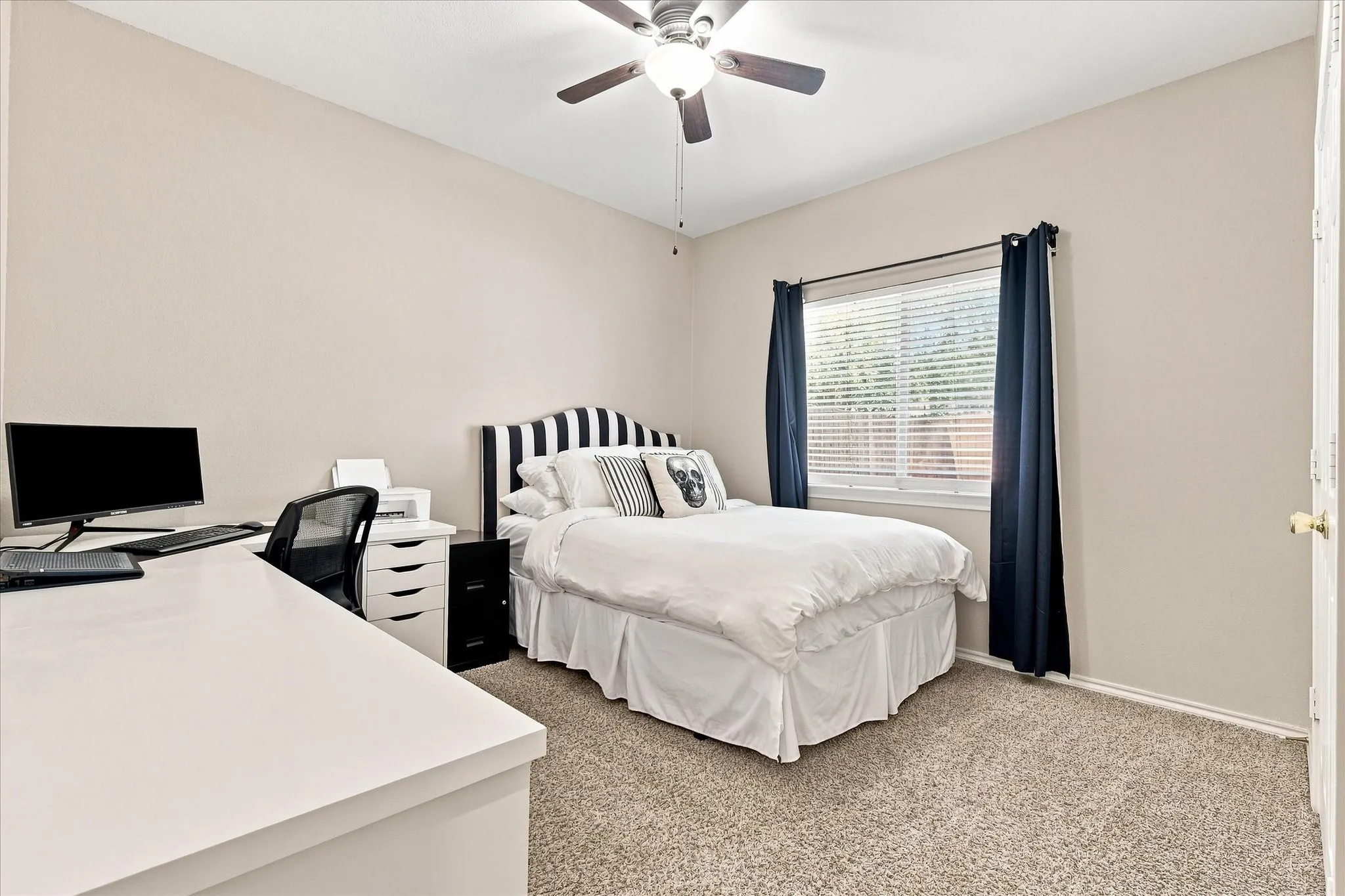 Single Family Residence For Sale in Denton County , 321 Texas Drive, Lake Dallas, Texas 75065, 3 Bedroom, 2 Bathroom, 2 Garage spaces, 1,320 Sqft, built in 2001, mls#21385640, Real Estate Agent in Lake Dallas, Homes For Sale in Denton county, Homes For Sale in Lake Dallas, Realtor in Lake Dallas Texas, Real Estate Brokerage Independent Realty Texas, Luminita Cordes Realtor
