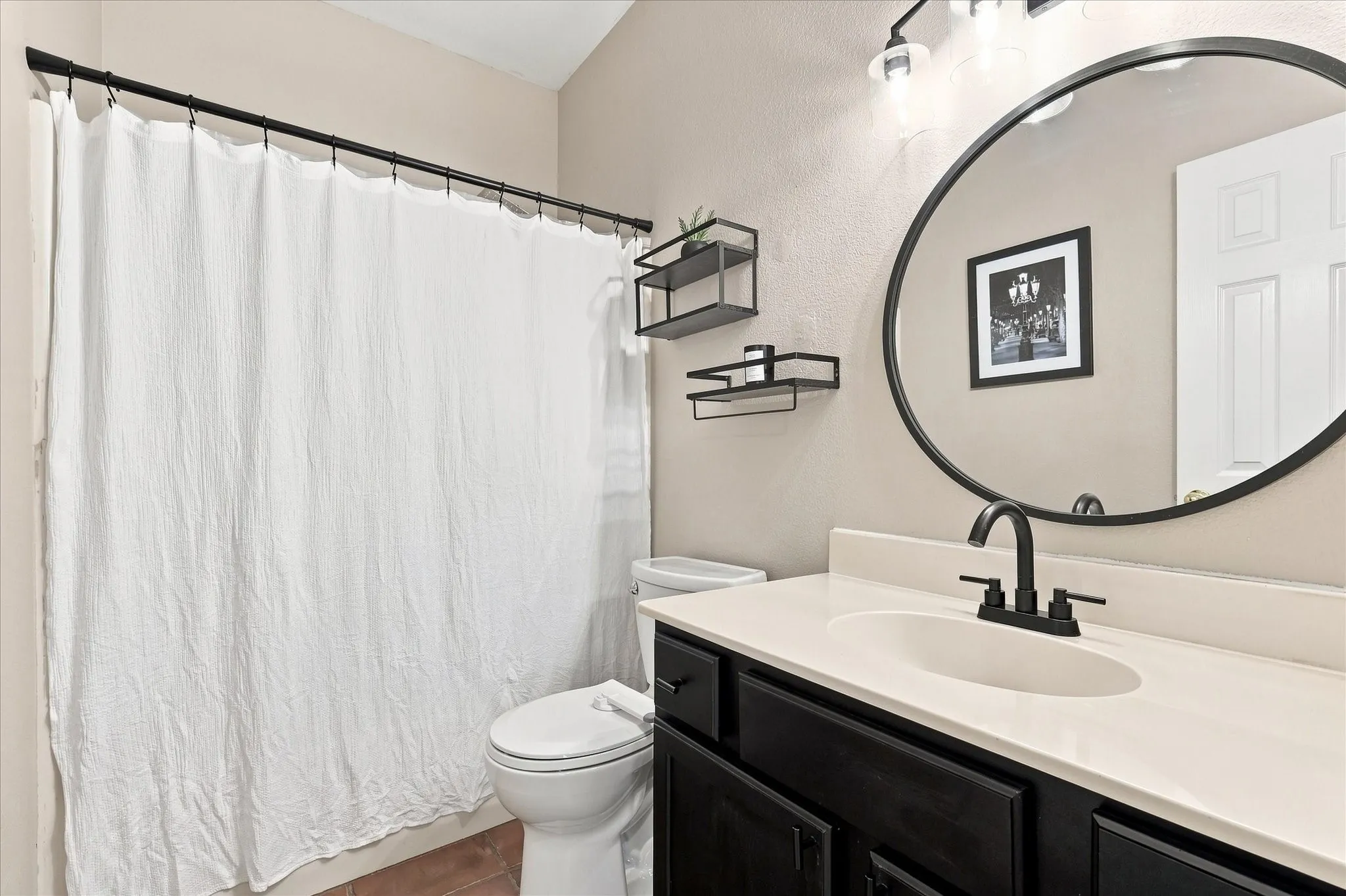 Single Family Residence For Sale in Denton County , 321 Texas Drive, Lake Dallas, Texas 75065, 3 Bedroom, 2 Bathroom, 2 Garage spaces, 1,320 Sqft, built in 2001, mls#21385640, Real Estate Agent in Lake Dallas, Homes For Sale in Denton county, Homes For Sale in Lake Dallas, Realtor in Lake Dallas Texas, Real Estate Brokerage Independent Realty Texas, Luminita Cordes Realtor
