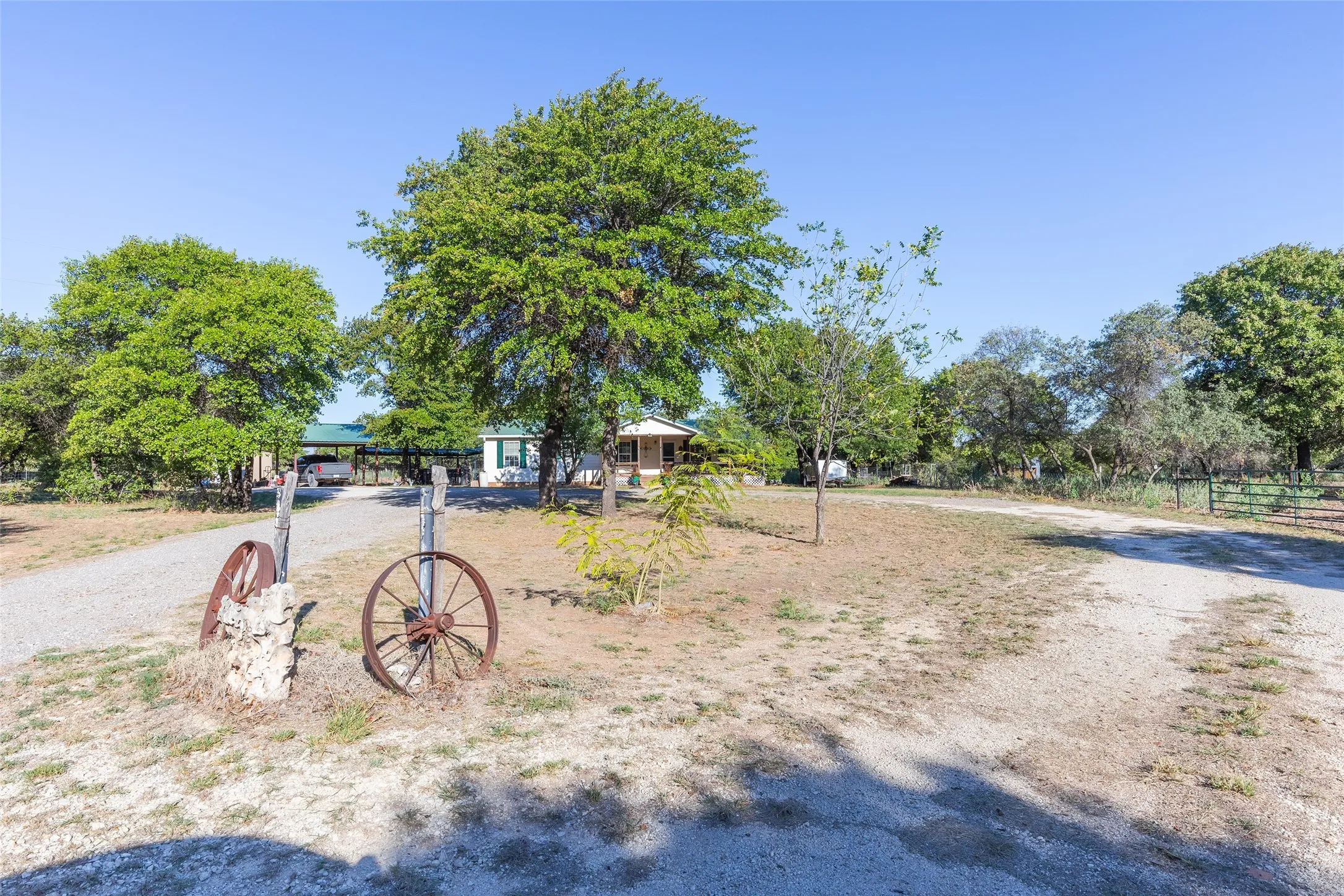 Single Family Residence For Sale in Jones County , 2120 PR 342, Hawley, Texas 79525, 2 Bedroom, 2 Bathroom, Garage spaces, 1,670 Sqft, built in 2008, mls#21385935, Real Estate Agent in Hawley, Homes For Sale in Jones county, Homes For Sale in Hawley, Realtor in Hawley Texas, Real Estate Brokerage Independent Realty Texas, Luminita Cordes Realtor