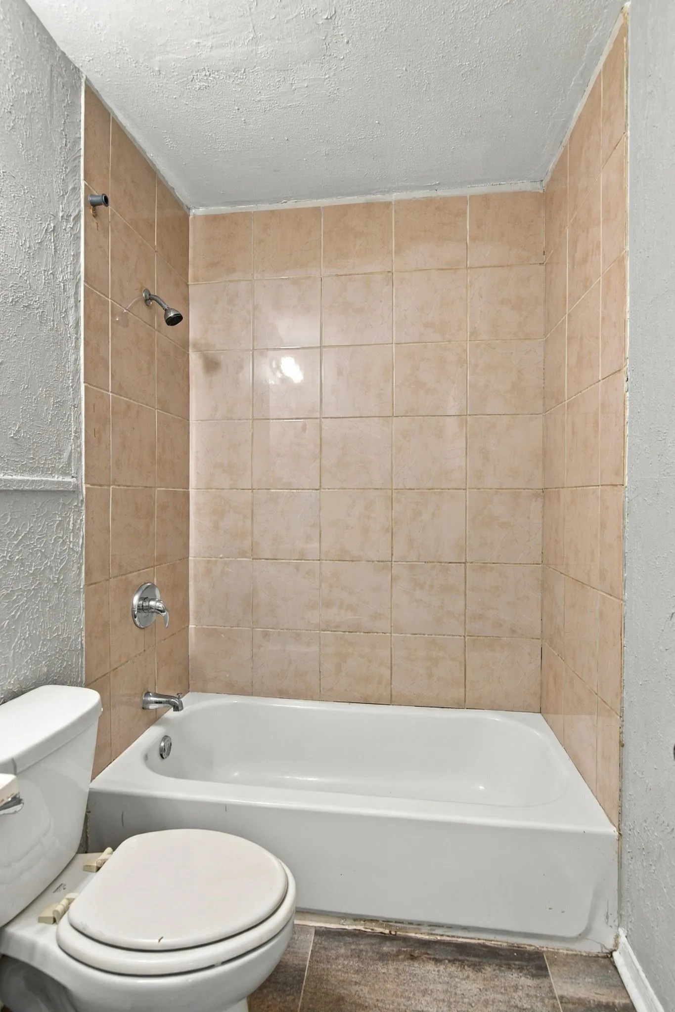 Single Family Residence For Rent in Tarrant County , 5408 Como Drive, Fort Worth, Texas 76107, 2 Bedroom, 1 Bathroom, Garage spaces, 624 Sqft, built in 1950, mls#21385697, Real Estate Agent in Fort Worth, Homes For Rent in Tarrant county, Homes For Rent in Fort Worth, Realtor in Fort Worth Texas, Real Estate Brokerage Independent Realty Texas, Luminita Cordes Realtor