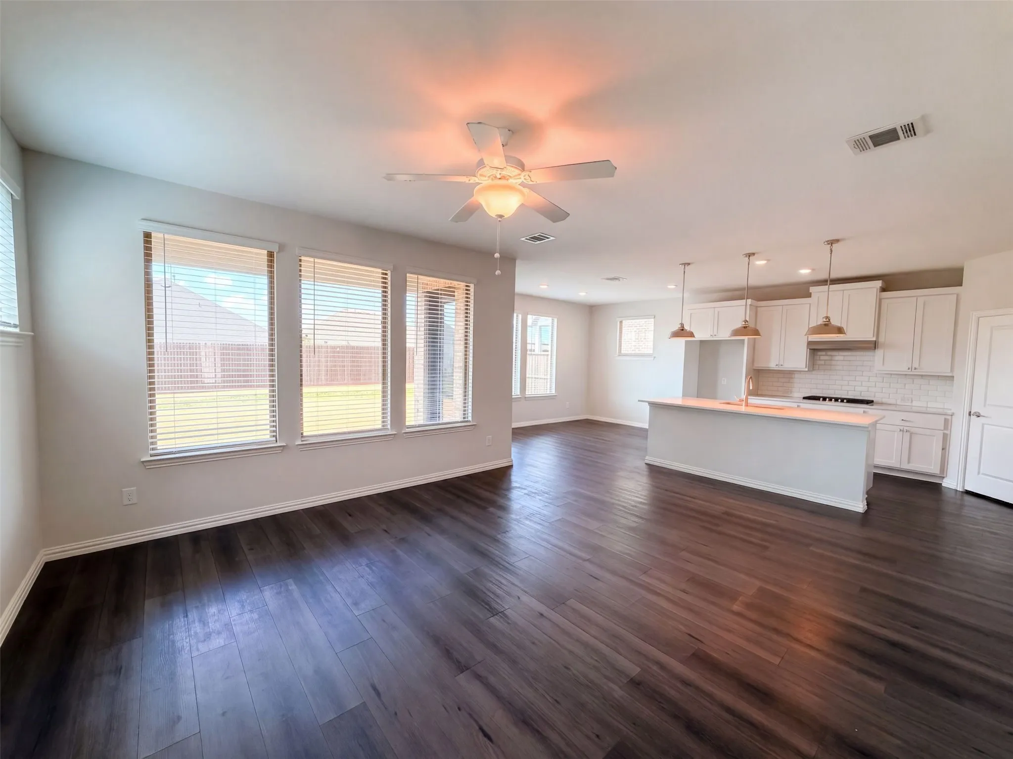 Single Family Residence For Sale in Kaufman County , 1448 Martingale Lane, Forney, Texas 75126, 5 Bedroom, 4 Bathroom, 2 Garage spaces, 2,546 Sqft, built in 2023, mls#21385991, Real Estate Agent in Forney, Homes For Sale in Kaufman county, Homes For Sale in Forney, Realtor in Forney Texas, Real Estate Brokerage Independent Realty Texas, Luminita Cordes Realtor