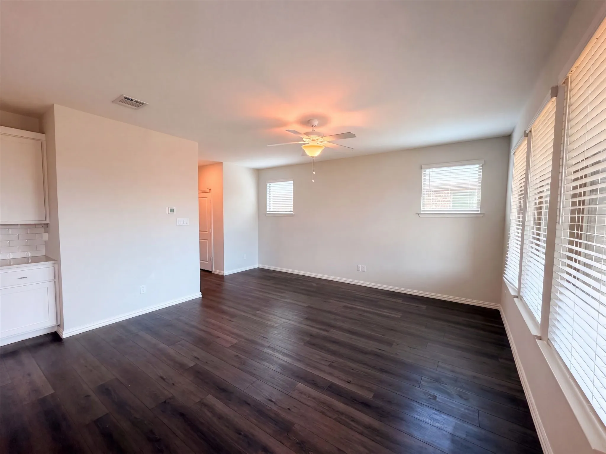 Single Family Residence For Sale in Kaufman County , 1448 Martingale Lane, Forney, Texas 75126, 5 Bedroom, 4 Bathroom, 2 Garage spaces, 2,546 Sqft, built in 2023, mls#21385991, Real Estate Agent in Forney, Homes For Sale in Kaufman county, Homes For Sale in Forney, Realtor in Forney Texas, Real Estate Brokerage Independent Realty Texas, Luminita Cordes Realtor