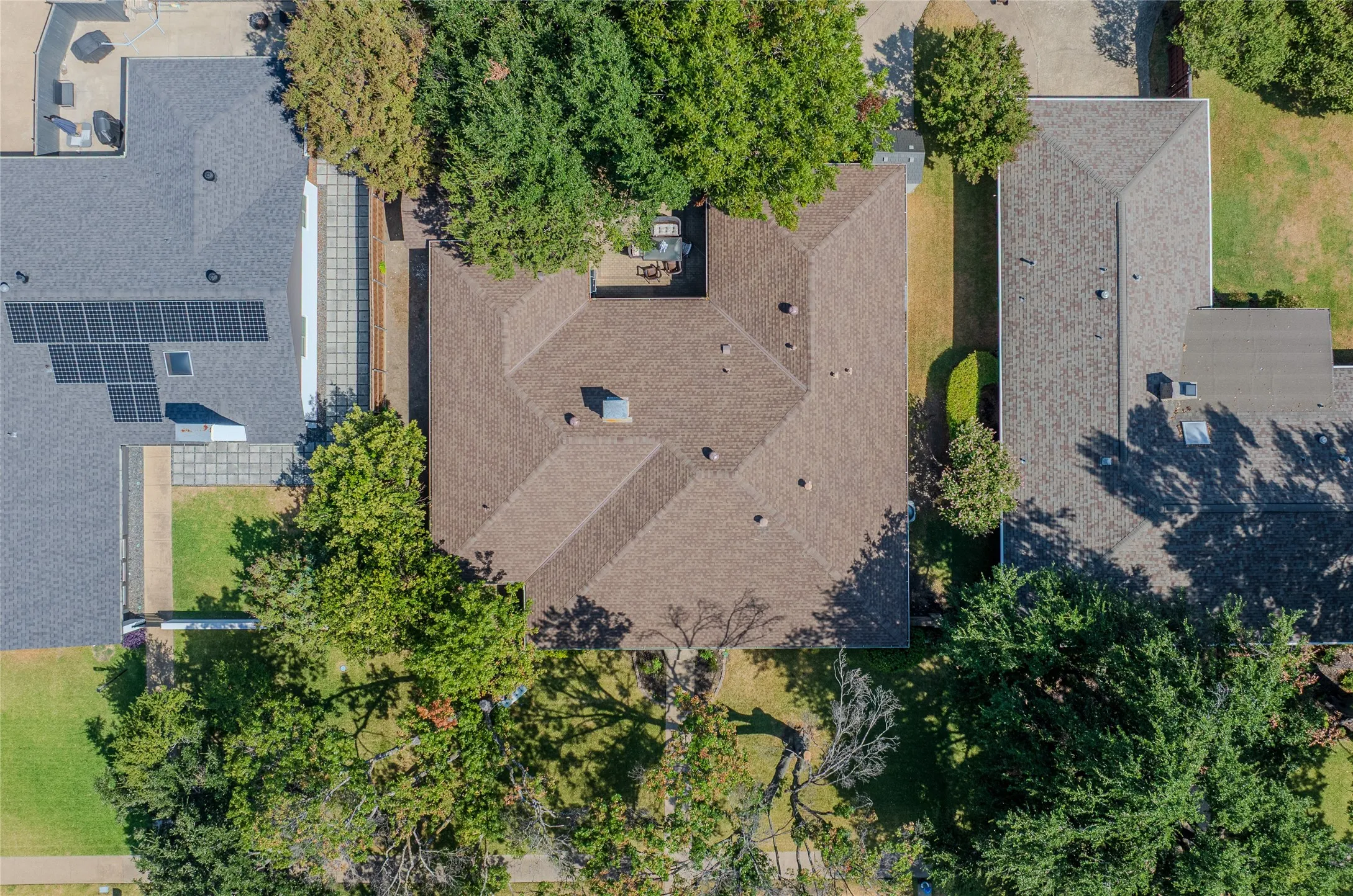 Single Family Residence For Sale in Collin County , 2521 Mollimar Drive, Plano, Texas 75075, 4 Bedroom, 3 Bathroom, 2 Garage spaces, 2,637 Sqft, built in 1972, mls#21379736, Real Estate Agent in Plano, Homes For Sale in Collin county, Homes For Sale in Plano, Realtor in Plano Texas, Real Estate Brokerage Independent Realty Texas, Luminita Cordes Realtor