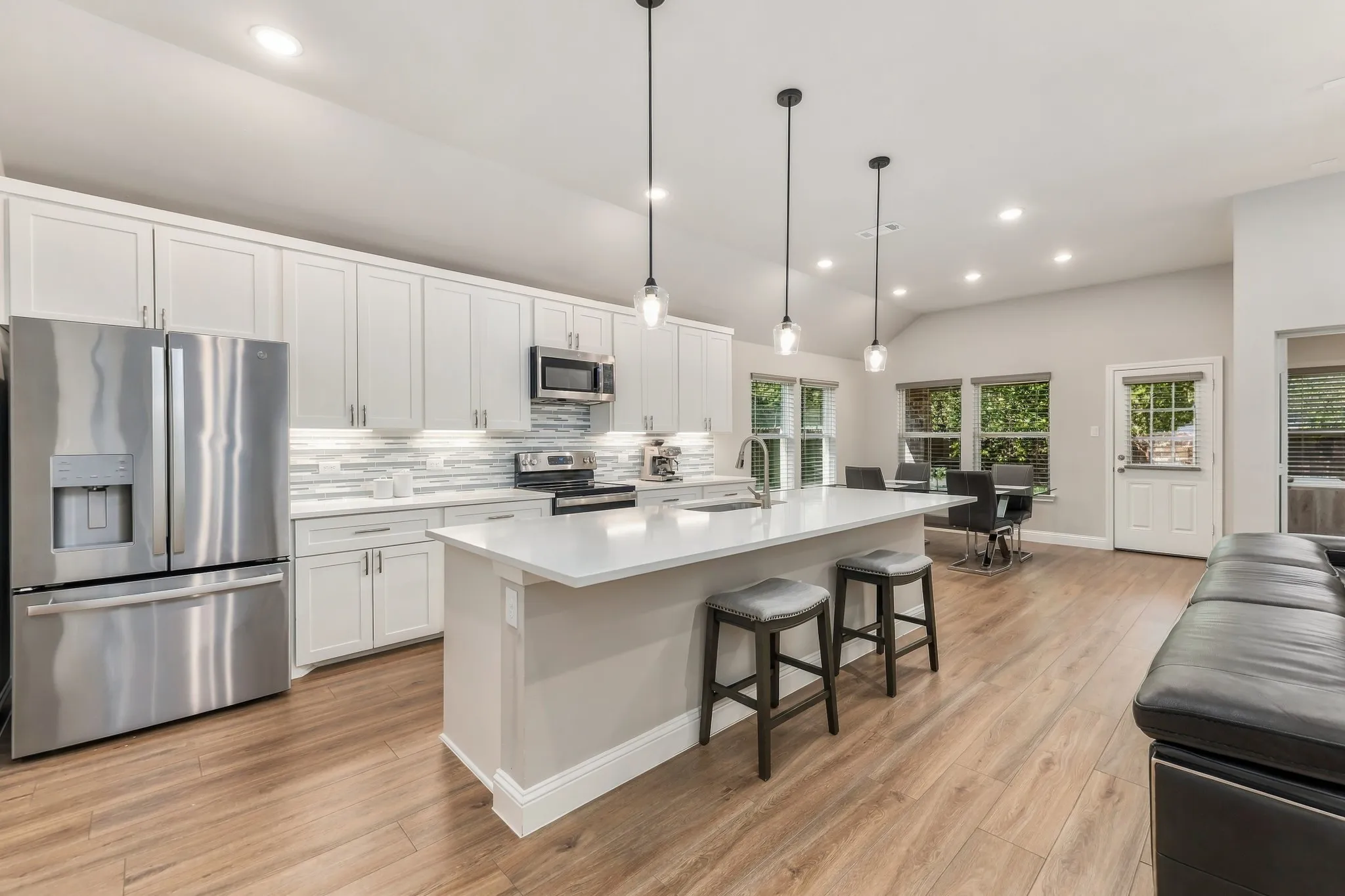 Single Family Residence For Sale in Kaufman County , 804 S Adelaide Street, Terrell, Texas 75160, 3 Bedroom, 2 Bathroom, 2 Garage spaces, 1,810 Sqft, built in 2023, mls#21380826, Real Estate Agent in Terrell, Homes For Sale in Kaufman county, Homes For Sale in Terrell, Realtor in Terrell Texas, Real Estate Brokerage Independent Realty Texas, Luminita Cordes Realtor