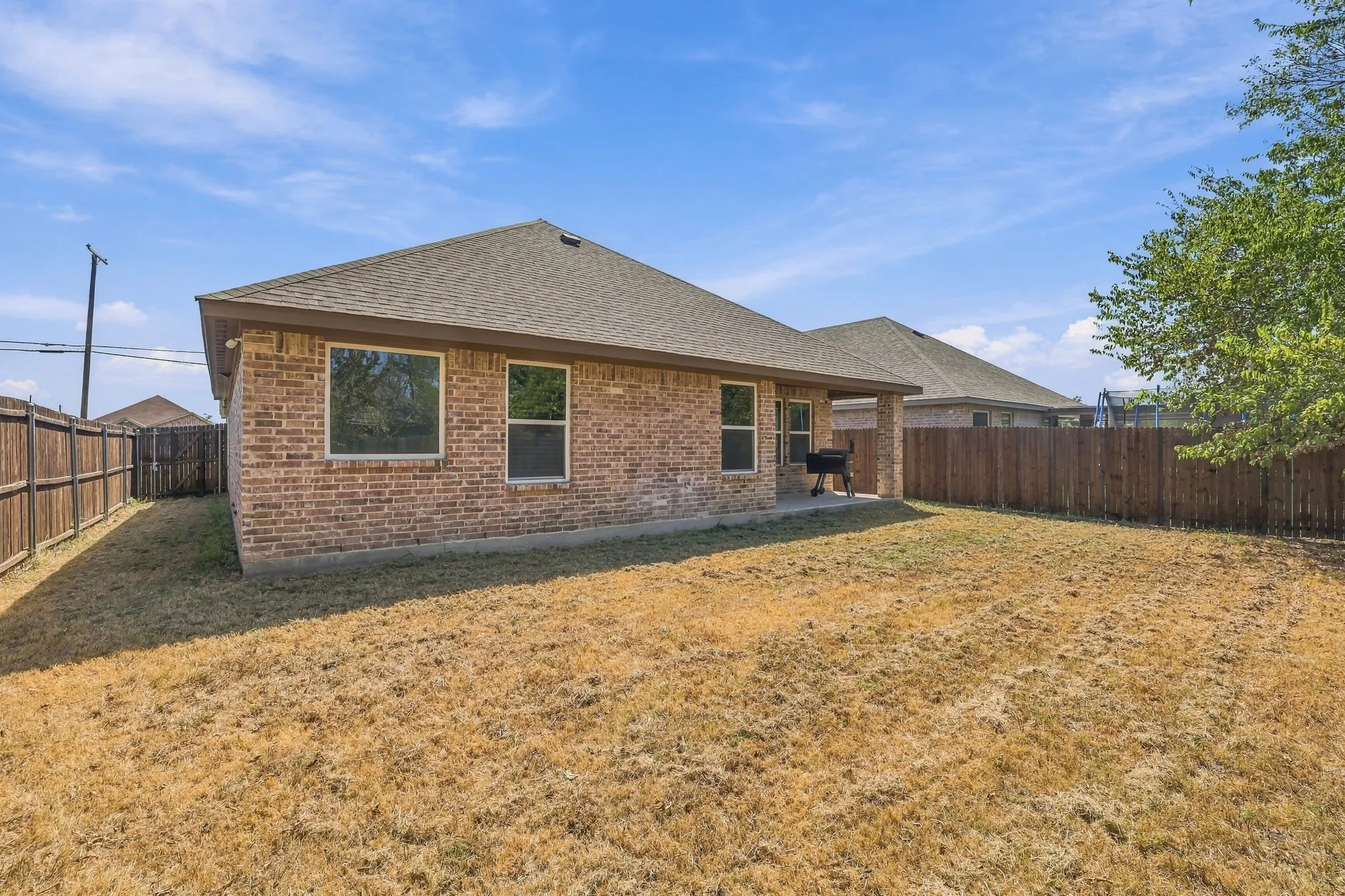 Single Family Residence For Sale in Kaufman County , 804 S Adelaide Street, Terrell, Texas 75160, 3 Bedroom, 2 Bathroom, 2 Garage spaces, 1,810 Sqft, built in 2023, mls#21380826, Real Estate Agent in Terrell, Homes For Sale in Kaufman county, Homes For Sale in Terrell, Realtor in Terrell Texas, Real Estate Brokerage Independent Realty Texas, Luminita Cordes Realtor