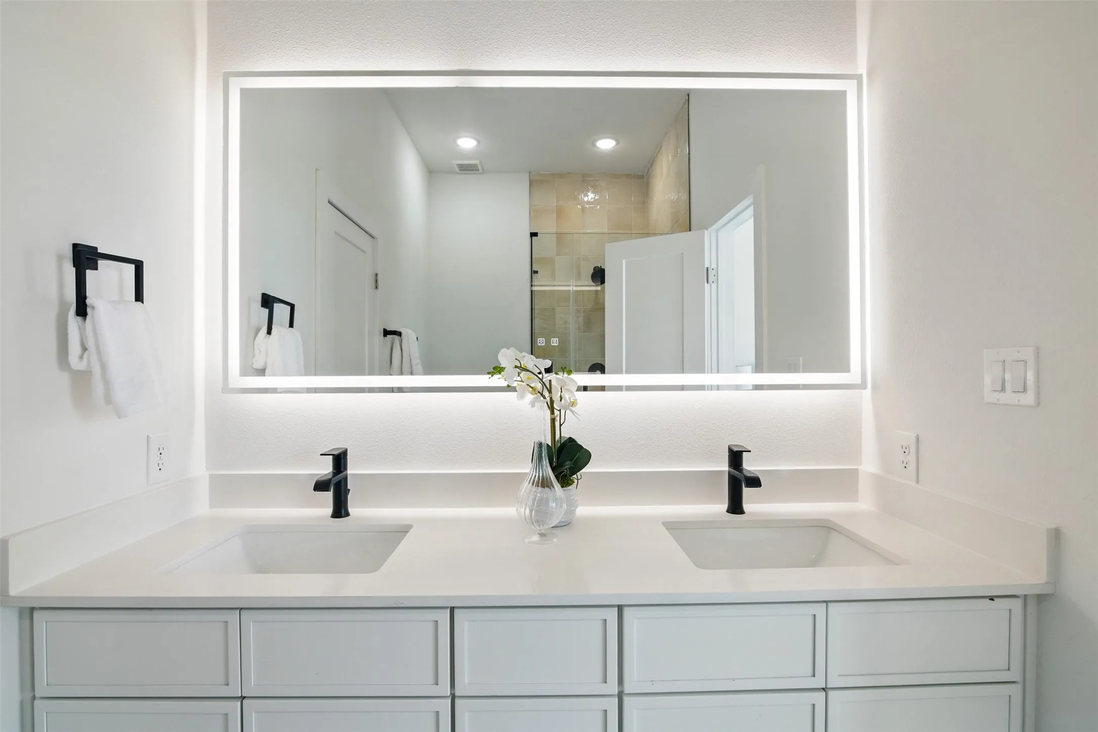 Condominium For Rent in Dallas County , 430 E 8th 204, Dallas, Texas 75203, 2 Bedroom, 3 Bathroom, 2 Garage spaces, 1,670 Sqft, built in 2025, mls#21385999, Real Estate Agent in Dallas, Homes For Rent in Dallas county, Homes For Rent in Dallas, Realtor in Dallas Texas, Real Estate Brokerage Independent Realty Texas, Luminita Cordes Realtor