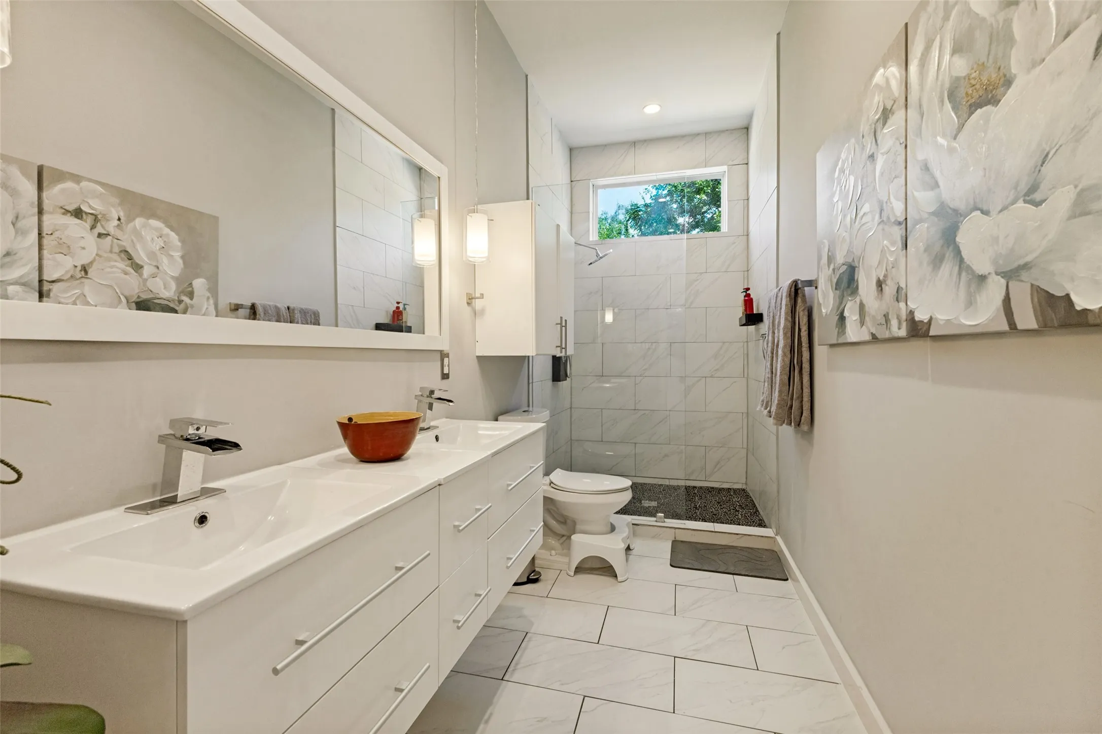 Single Family Residence For Sale in Dallas County , 3912 Munger Avenue, Dallas, Texas 75204, 3 Bedroom, 4 Bathroom, 2 Garage spaces, 2,800 Sqft, built in 2018, mls#21385722, Real Estate Agent in Dallas, Homes For Sale in Dallas county, Homes For Sale in Dallas, Realtor in Dallas Texas, Real Estate Brokerage Independent Realty Texas, Luminita Cordes Realtor