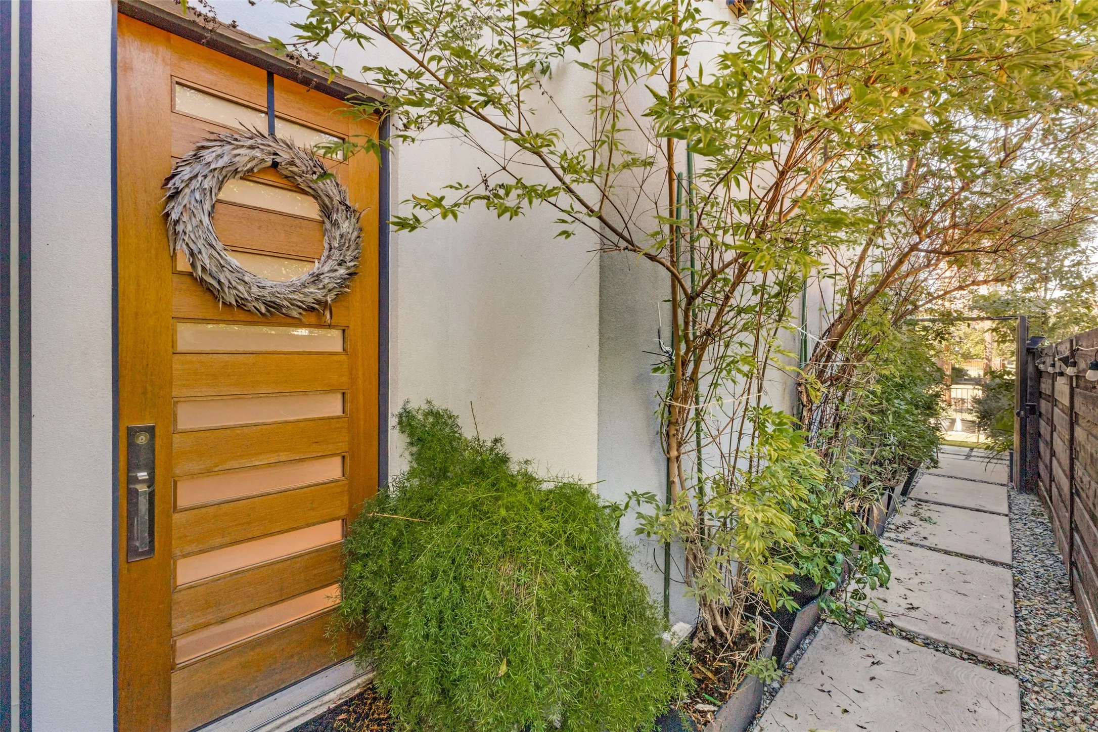 Single Family Residence For Sale in Dallas County , 3912 Munger Avenue, Dallas, Texas 75204, 3 Bedroom, 4 Bathroom, 2 Garage spaces, 2,800 Sqft, built in 2018, mls#21385722, Real Estate Agent in Dallas, Homes For Sale in Dallas county, Homes For Sale in Dallas, Realtor in Dallas Texas, Real Estate Brokerage Independent Realty Texas, Luminita Cordes Realtor