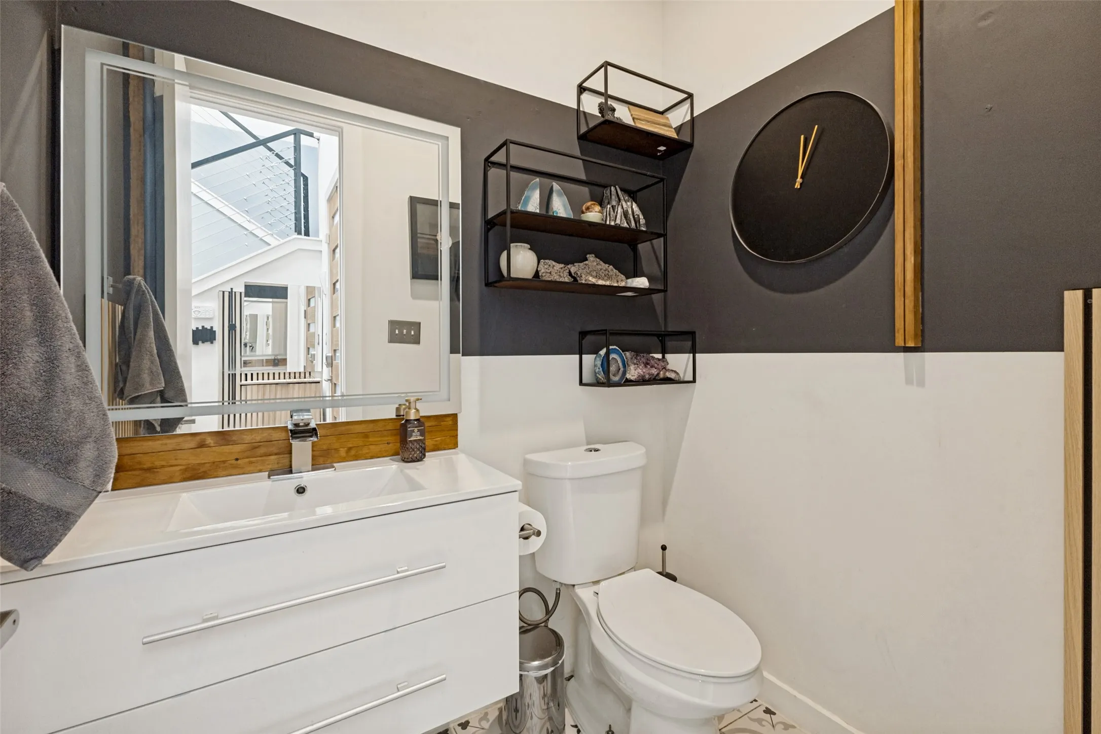 Single Family Residence For Sale in Dallas County , 3912 Munger Avenue, Dallas, Texas 75204, 3 Bedroom, 4 Bathroom, 2 Garage spaces, 2,800 Sqft, built in 2018, mls#21385722, Real Estate Agent in Dallas, Homes For Sale in Dallas county, Homes For Sale in Dallas, Realtor in Dallas Texas, Real Estate Brokerage Independent Realty Texas, Luminita Cordes Realtor