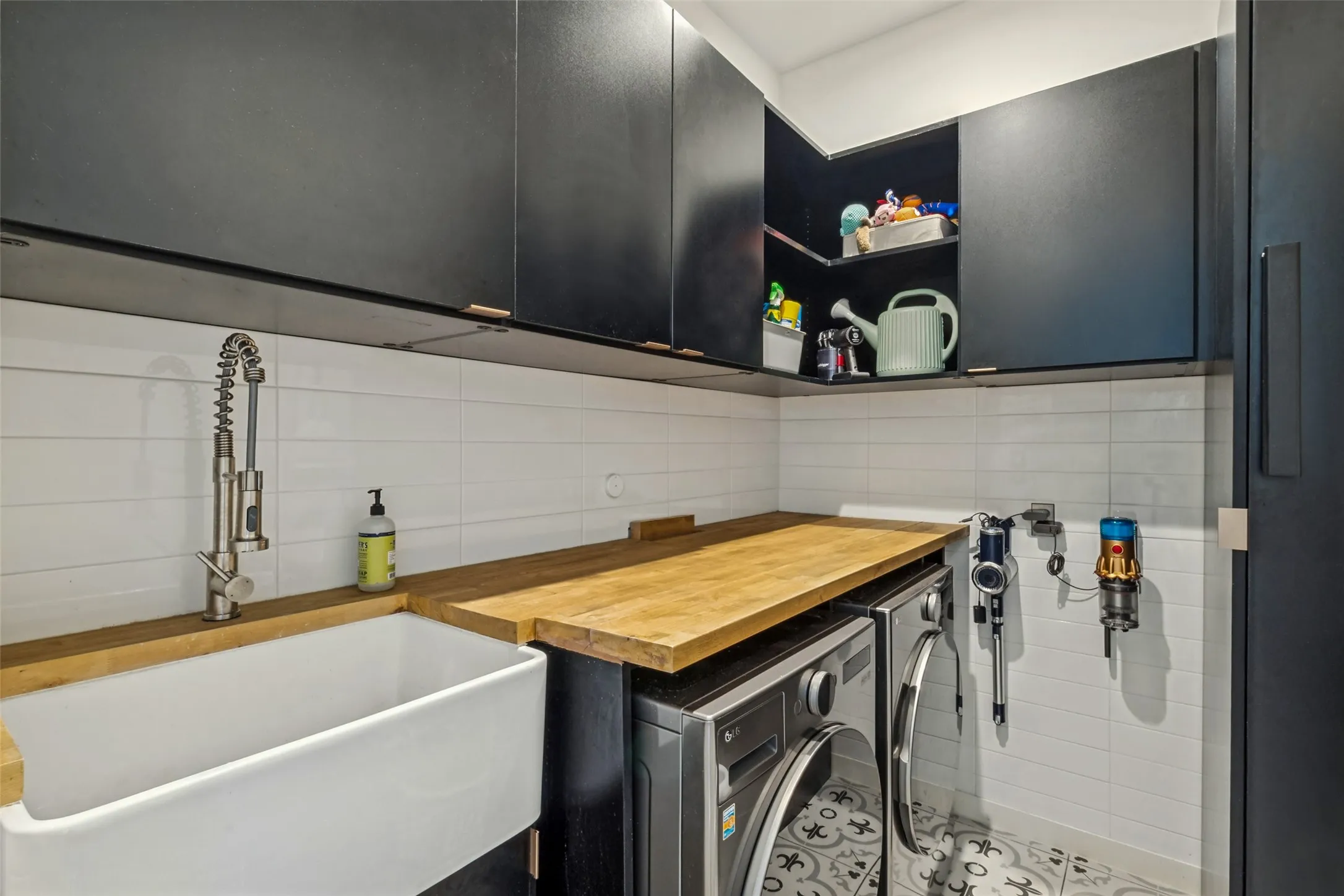 Single Family Residence For Sale in Dallas County , 3912 Munger Avenue, Dallas, Texas 75204, 3 Bedroom, 4 Bathroom, 2 Garage spaces, 2,800 Sqft, built in 2018, mls#21385722, Real Estate Agent in Dallas, Homes For Sale in Dallas county, Homes For Sale in Dallas, Realtor in Dallas Texas, Real Estate Brokerage Independent Realty Texas, Luminita Cordes Realtor