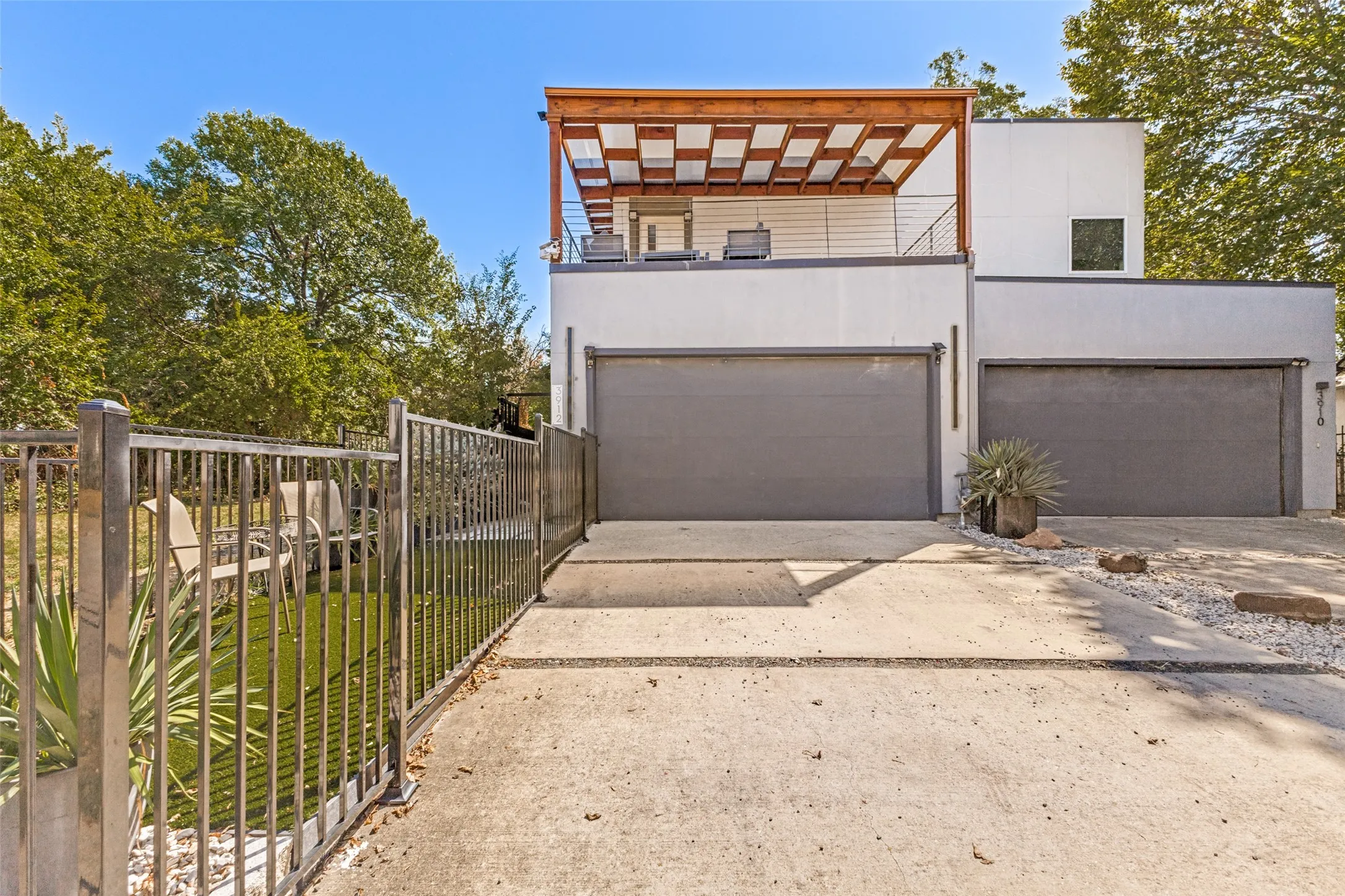 Single Family Residence For Sale